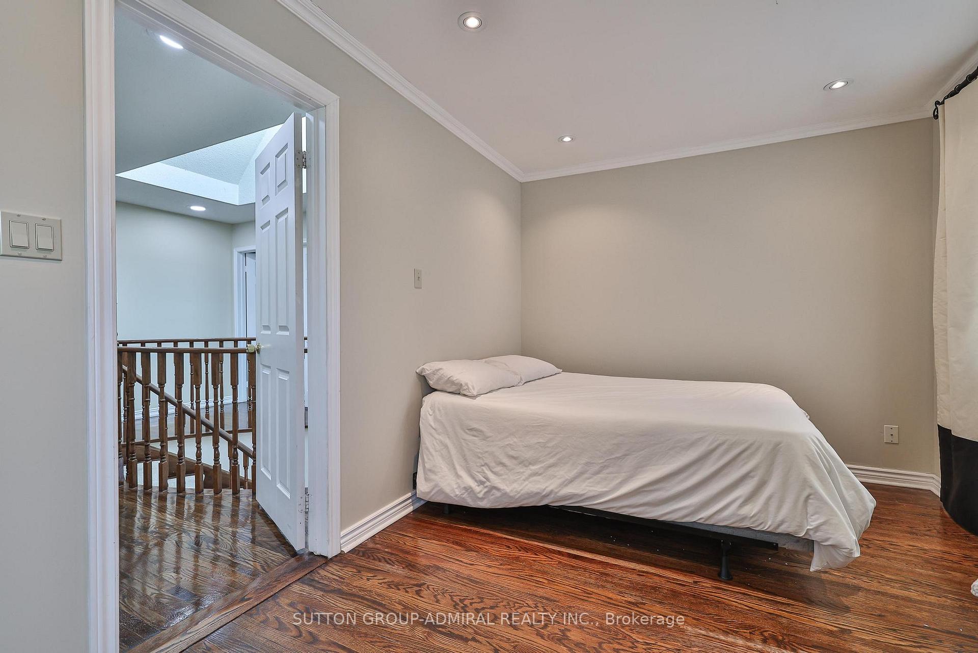 Photo 30 of 19 Bevshire Circle, Vaughan, Crestwood-Springfarm-Yorkhill — HOMEH