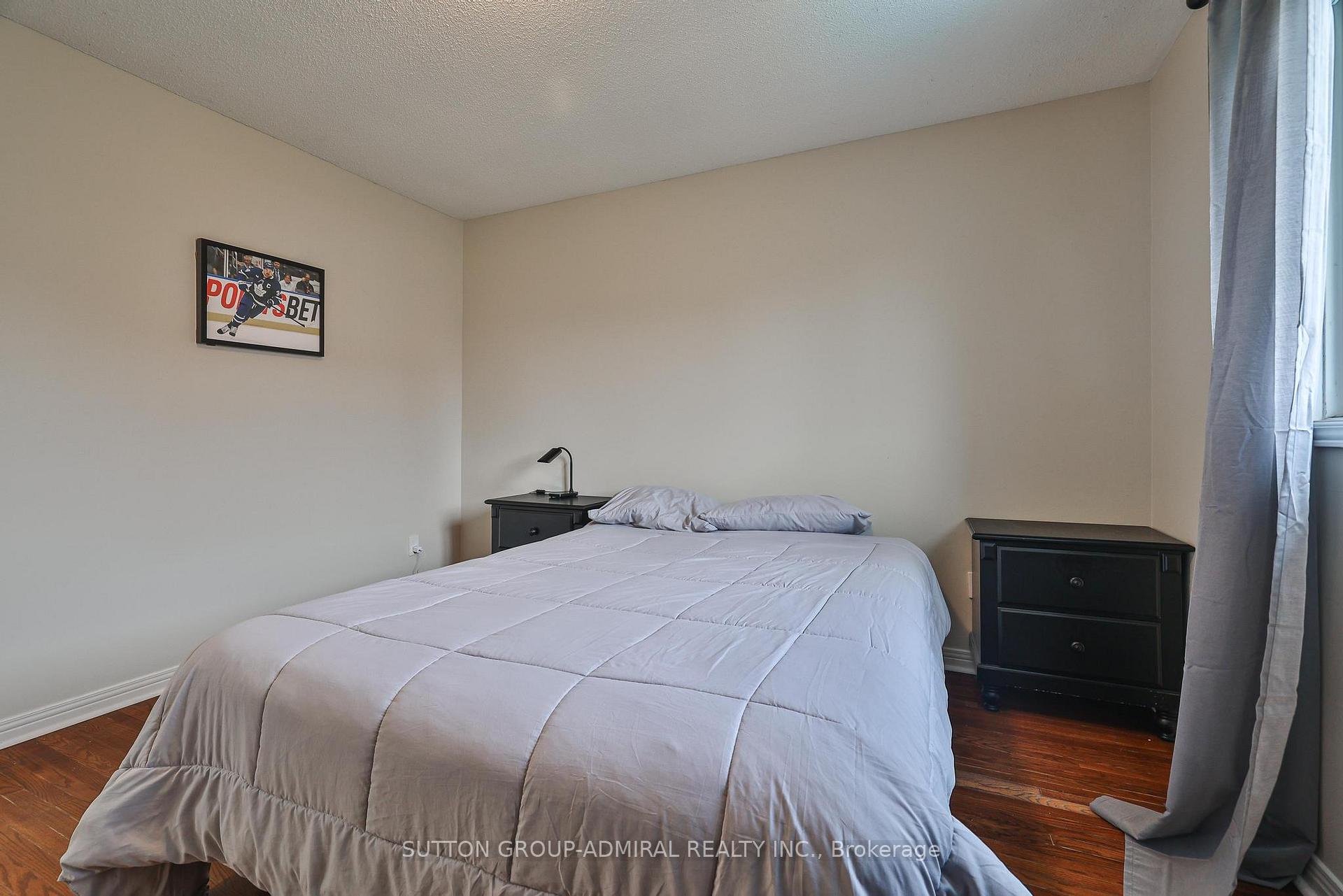 Photo 33 of 19 Bevshire Circle, Vaughan, Crestwood-Springfarm-Yorkhill — HOMEH