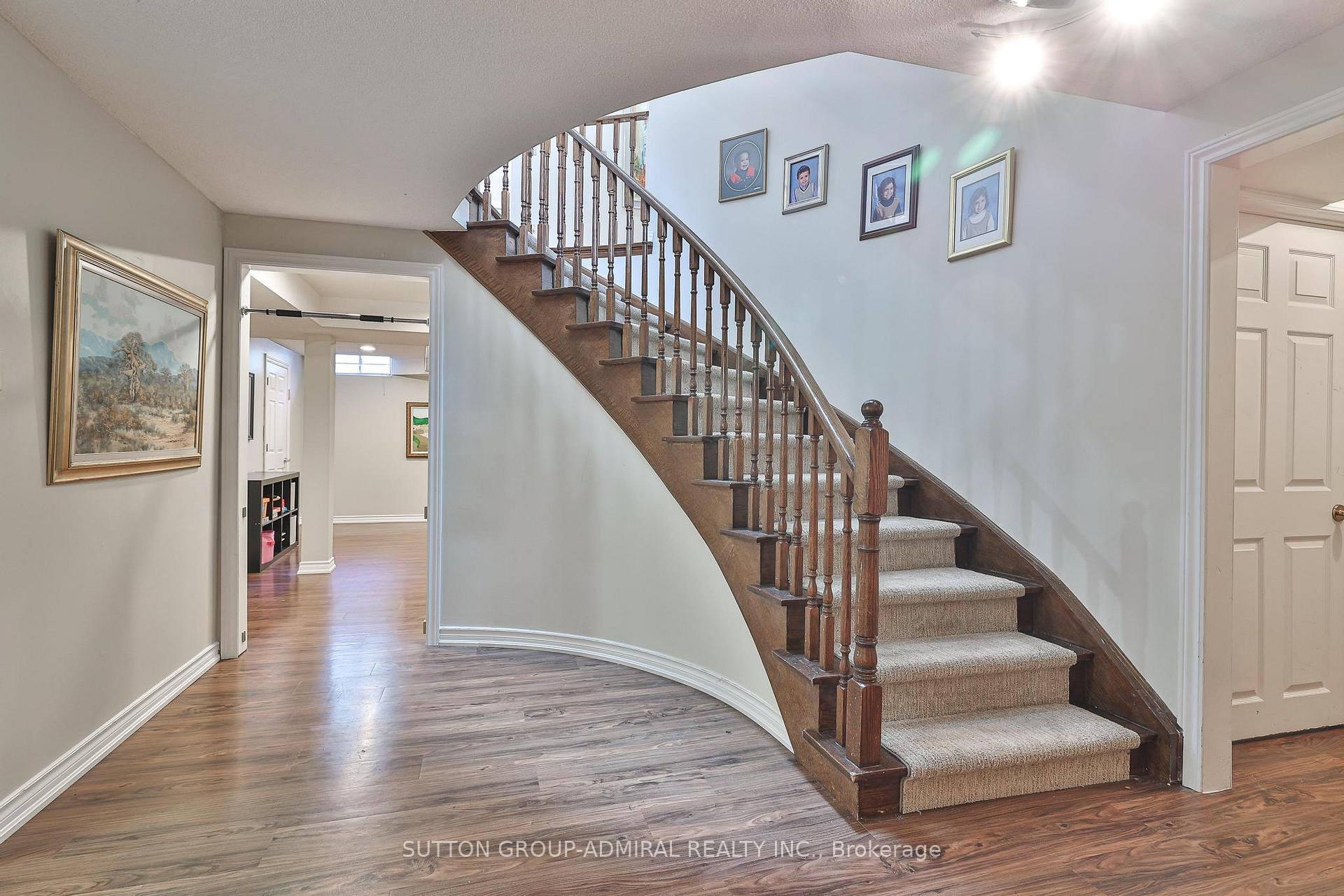 Photo 36 of 19 Bevshire Circle, Vaughan, Crestwood-Springfarm-Yorkhill — HOMEH