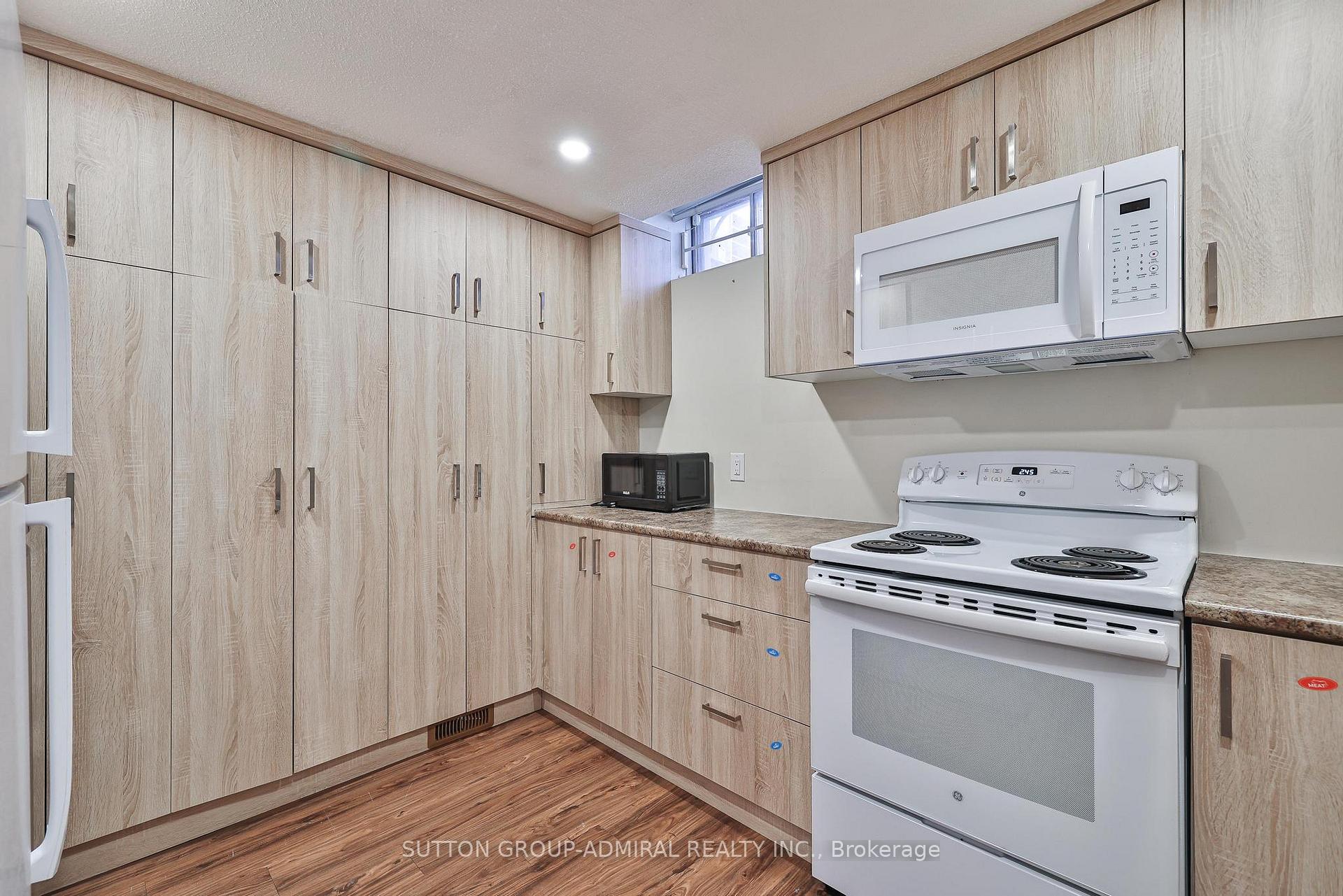 Photo 39 of 19 Bevshire Circle, Vaughan, Crestwood-Springfarm-Yorkhill — HOMEH