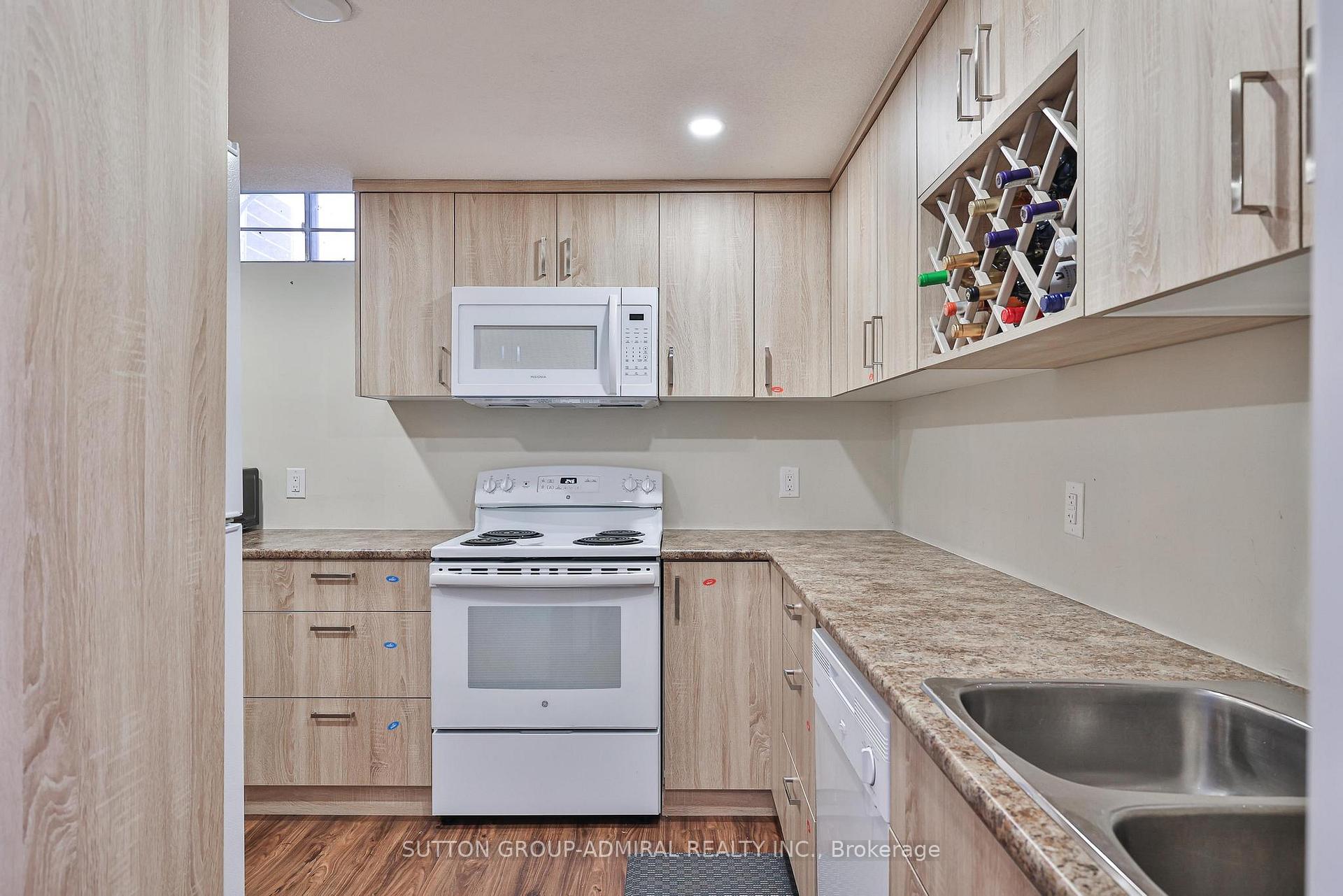 Photo 41 of 19 Bevshire Circle, Vaughan, Crestwood-Springfarm-Yorkhill — HOMEH
