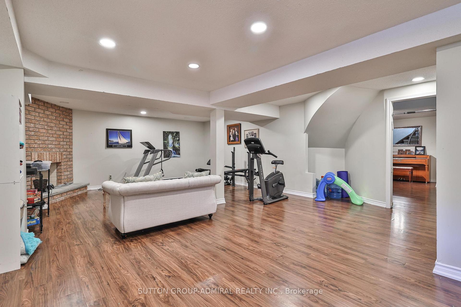 Photo 42 of 19 Bevshire Circle, Vaughan, Crestwood-Springfarm-Yorkhill — HOMEH