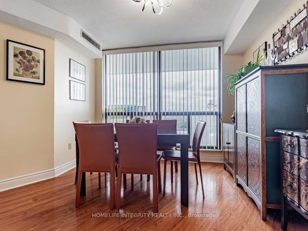 Photo 3 of Unit 904, 150 Neptune Drive, Toronto, Englemount-Lawrence — HOMEH