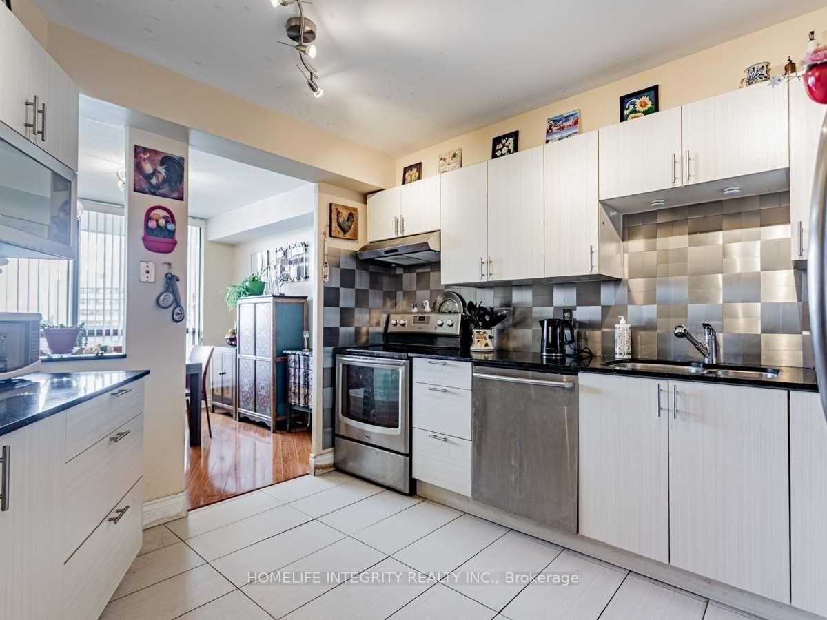 Photo 17 of Unit 904, 150 Neptune Drive, Toronto, Englemount-Lawrence — HOMEH