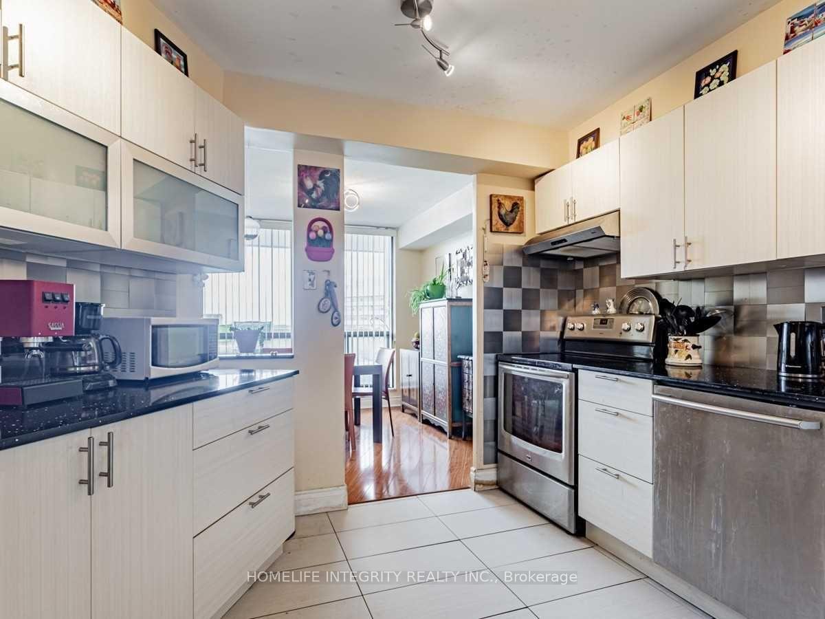 Photo 18 of Unit 904, 150 Neptune Drive, Toronto, Englemount-Lawrence — HOMEH