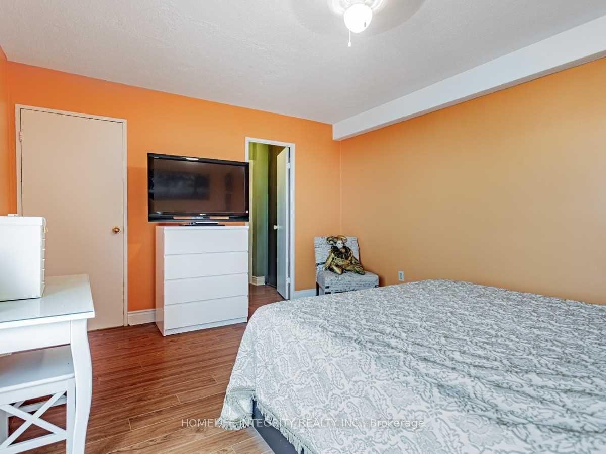 Photo 54 of Unit 904, 150 Neptune Drive, Toronto, Englemount-Lawrence — HOMEH