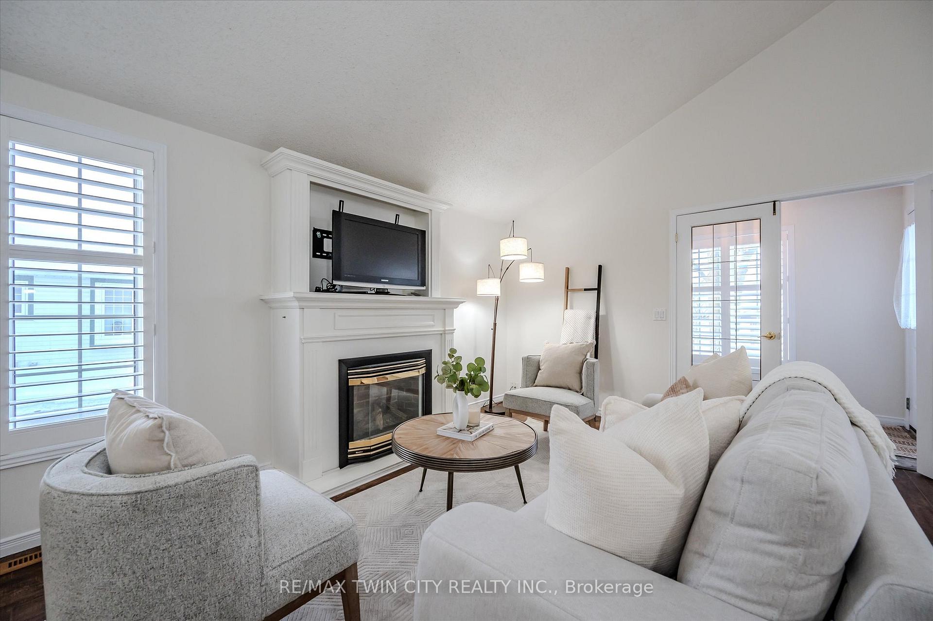 Photo 4 of 185 Wesley Crescent, Woolwich — HOMEH