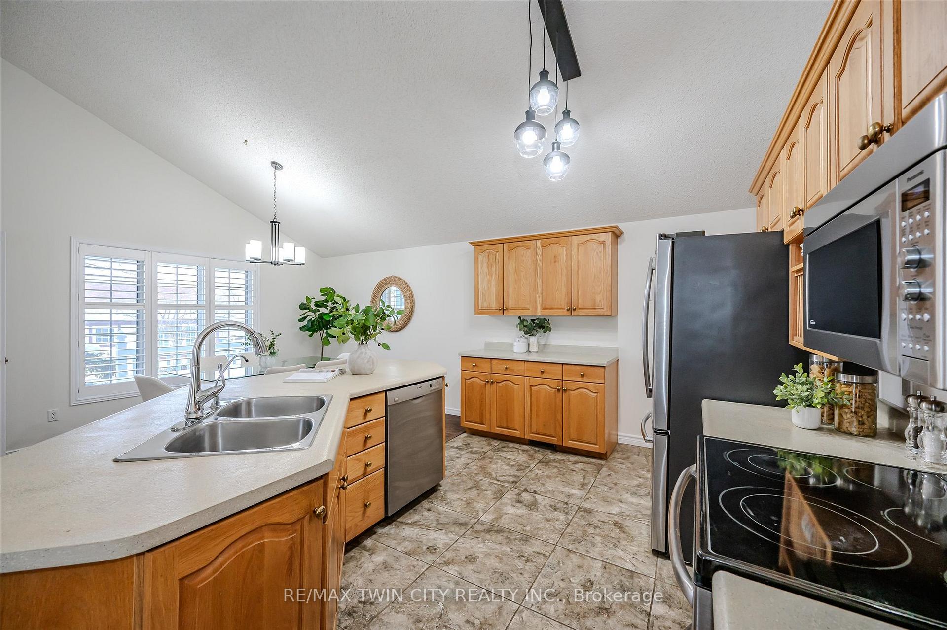 Photo 10 of 185 Wesley Crescent, Woolwich — HOMEH