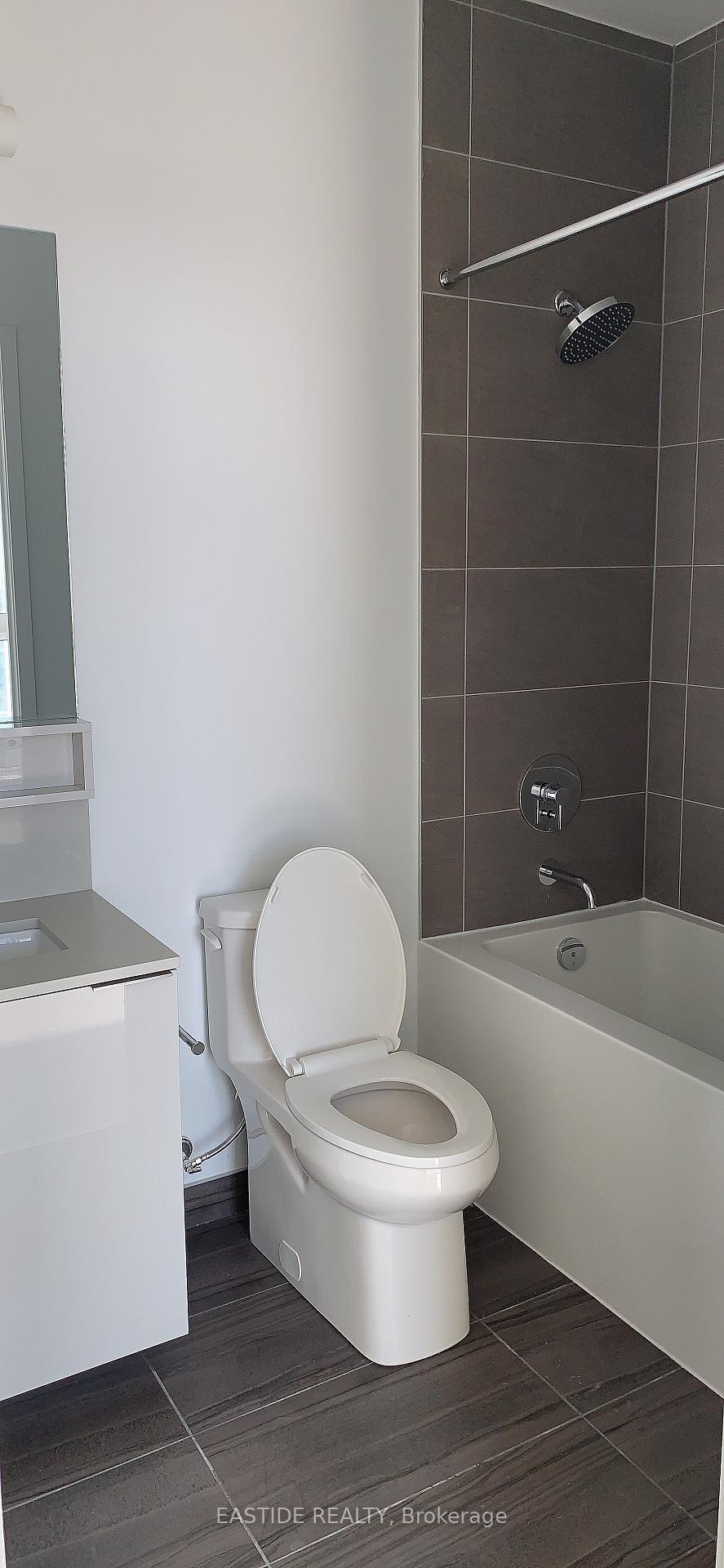 Photo 9 of Unit 5309, 5 Buttermill Avenue, Vaughan, Vaughan Corporate Centre — HOMEH