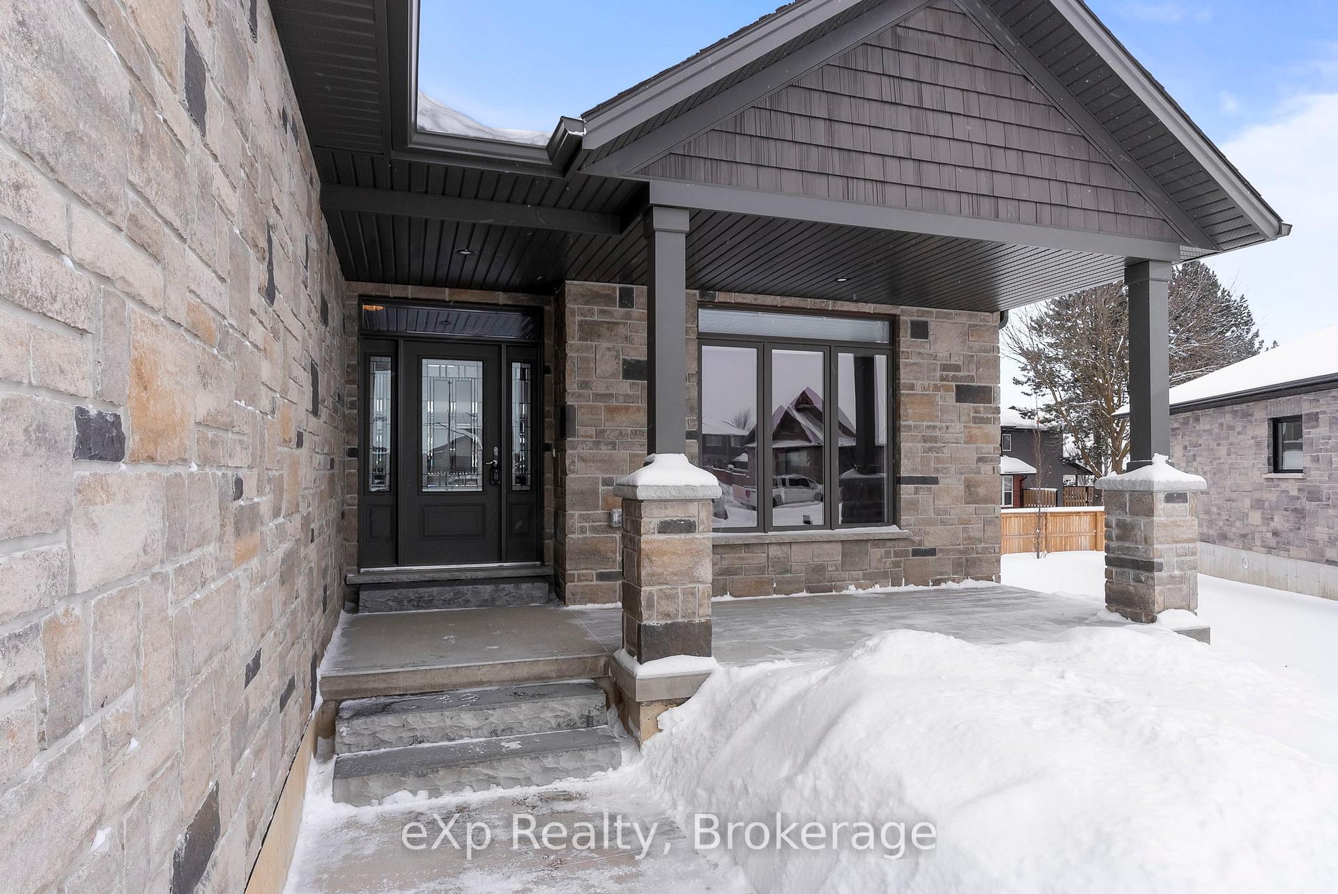 Photo 1 of 127 Doug'S Crescent, Wellington North, Mount Forest — HOMEH
