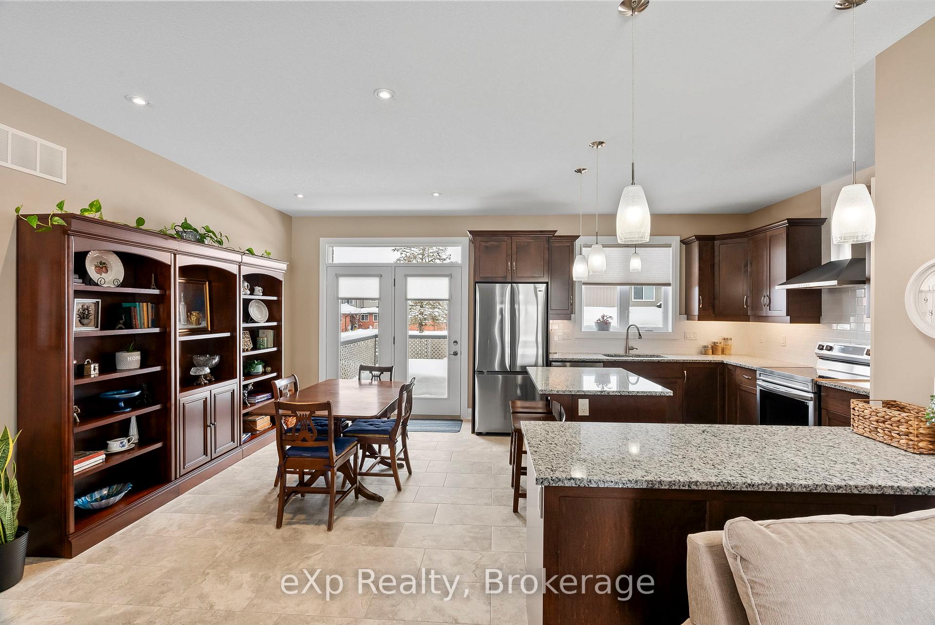 Photo 7 of 127 Doug'S Crescent, Wellington North, Mount Forest — HOMEH