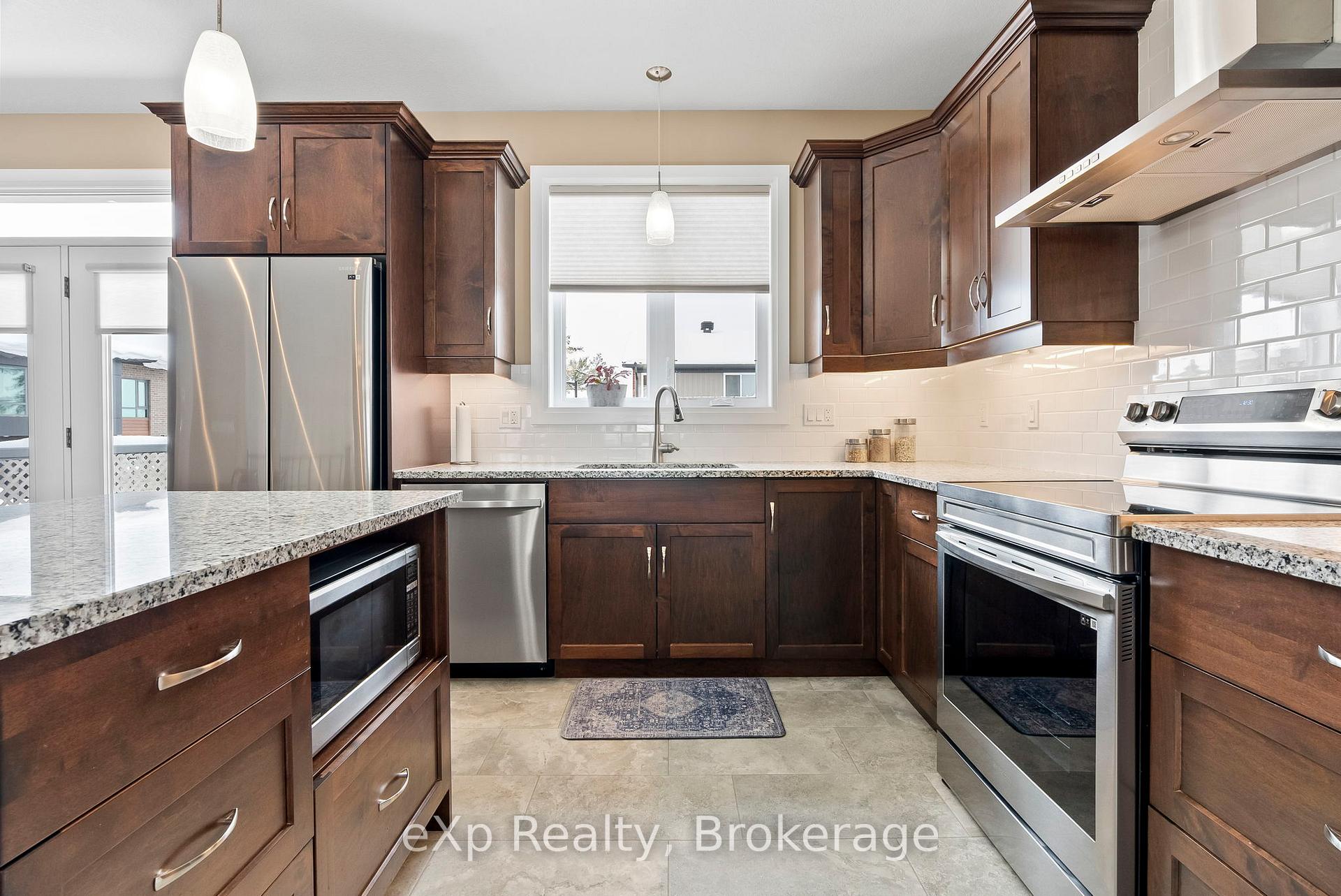 Photo 9 of 127 Doug'S Crescent, Wellington North, Mount Forest — HOMEH