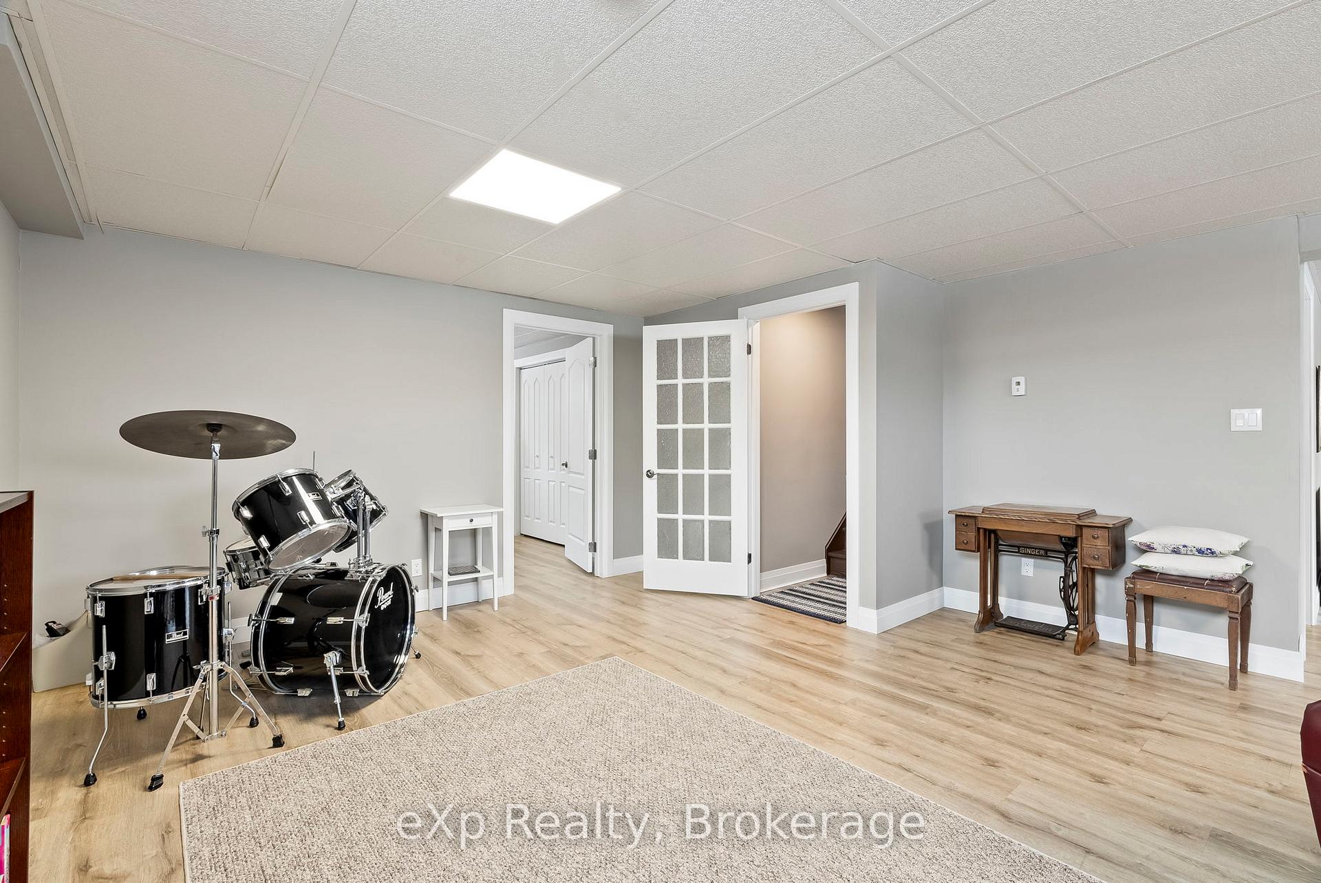 Photo 17 of 127 Doug'S Crescent, Wellington North, Mount Forest — HOMEH