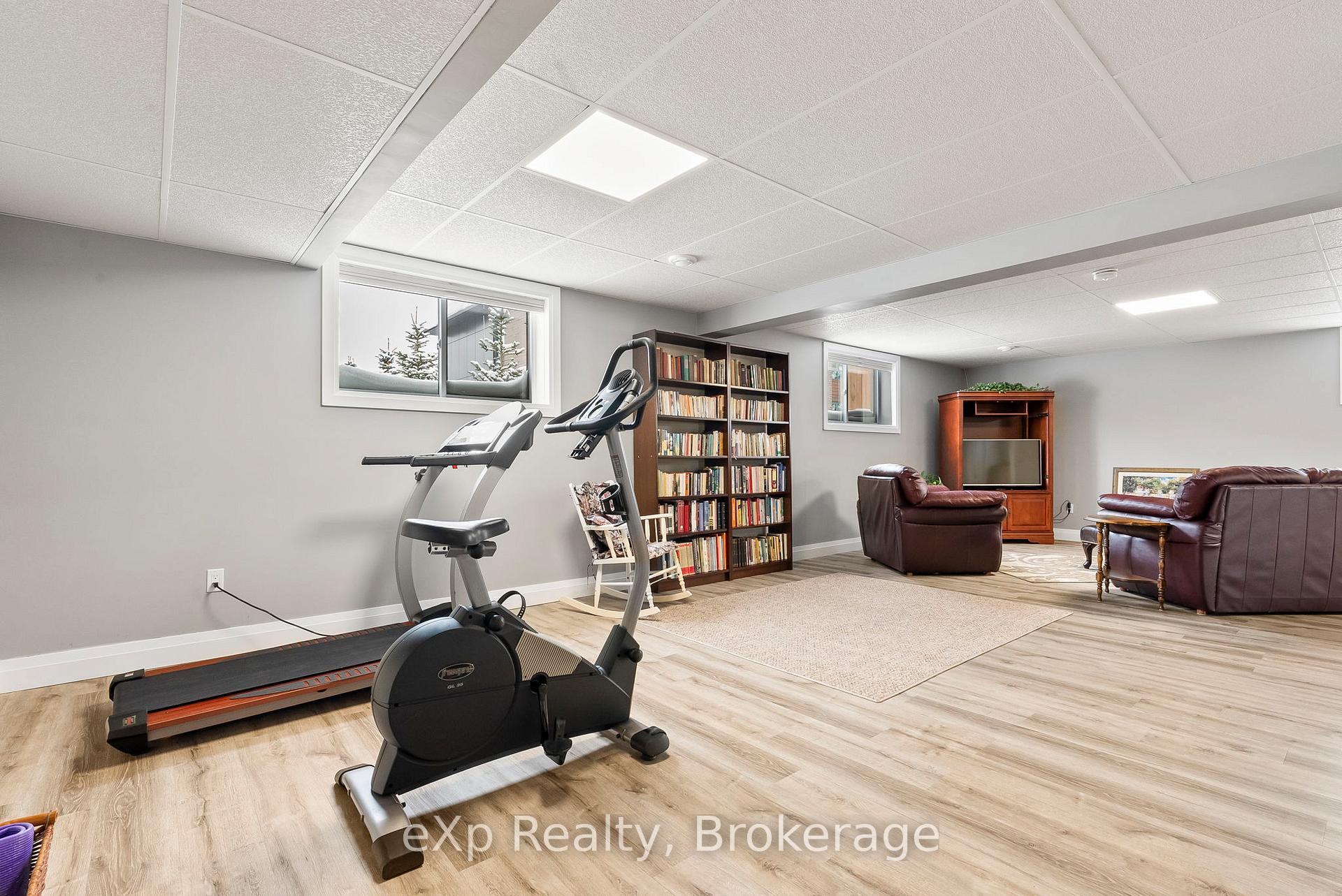 Photo 20 of 127 Doug'S Crescent, Wellington North, Mount Forest — HOMEH
