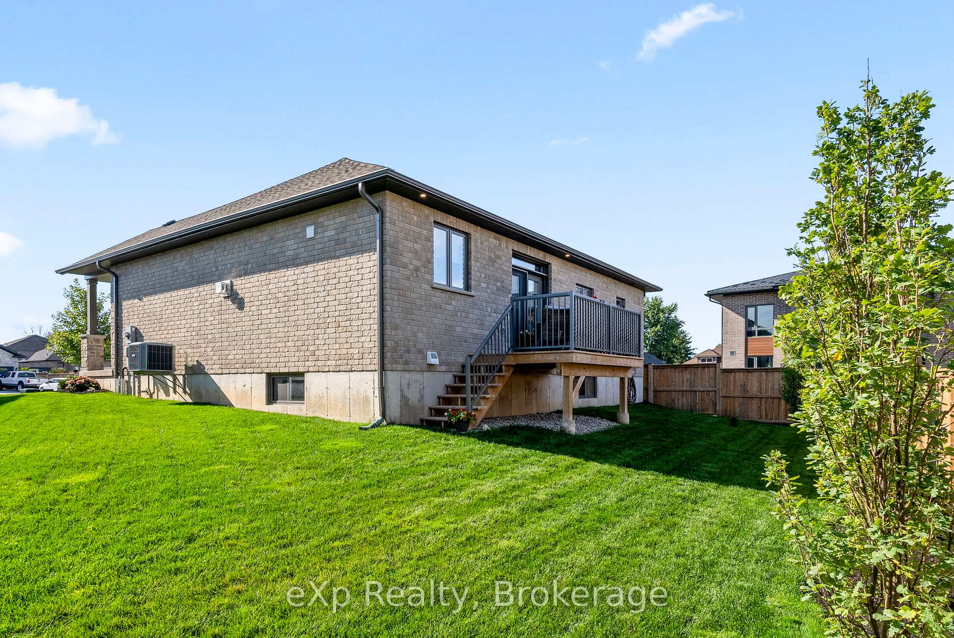 Photo 27 of 127 Doug'S Crescent, Wellington North, Mount Forest — HOMEH