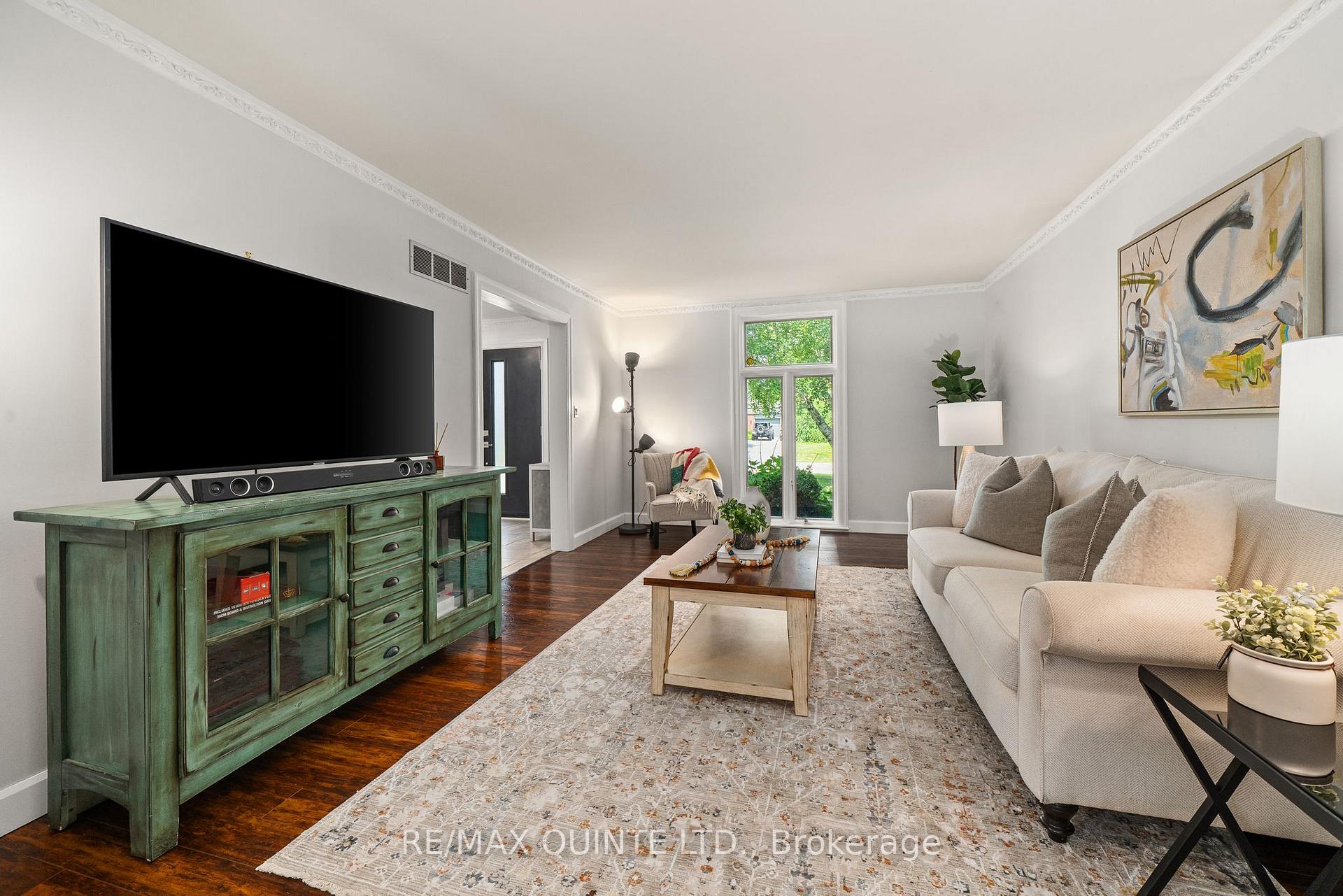 Photo 3 of 22 Forest Hill Crescent, Belleville, Belleville Ward — HOMEH