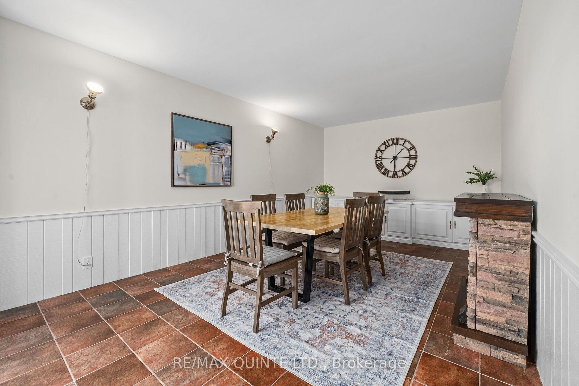 Photo 8 of 22 Forest Hill Crescent, Belleville, Belleville Ward — HOMEH