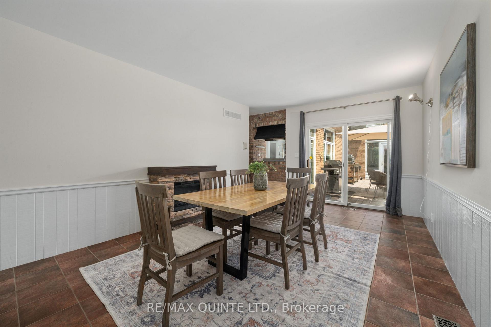 Photo 9 of 22 Forest Hill Crescent, Belleville, Belleville Ward — HOMEH
