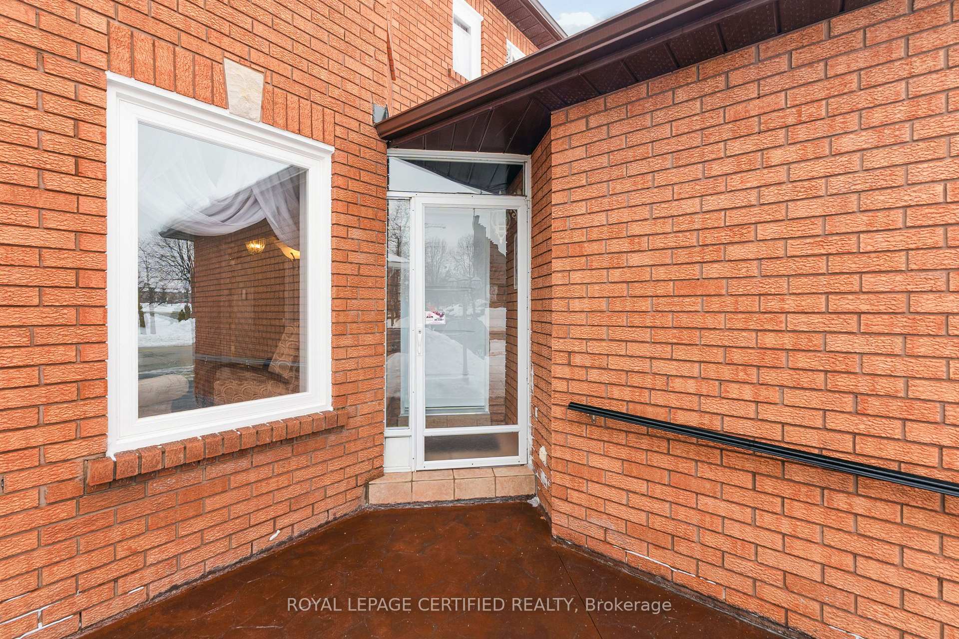 Photo 3 of 116 Malta Avenue, Brampton, Fletcher's Creek South — HOMEH
