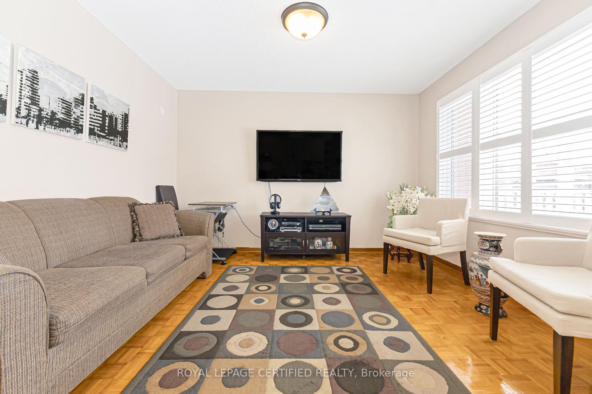 Photo 15 of 116 Malta Avenue, Brampton, Fletcher's Creek South — HOMEH