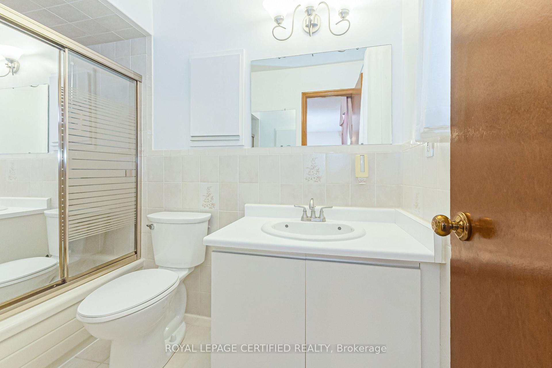 Photo 18 of 116 Malta Avenue, Brampton, Fletcher's Creek South — HOMEH