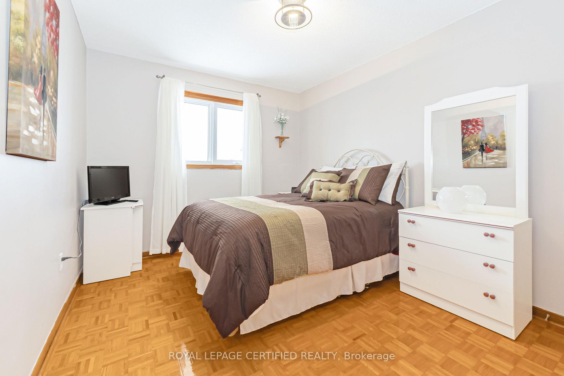 Photo 19 of 116 Malta Avenue, Brampton, Fletcher's Creek South — HOMEH