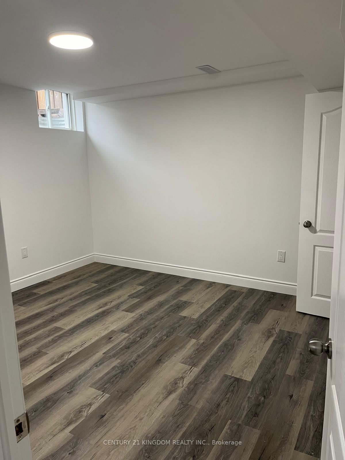 Photo 8 of Unit Bsmt, 4215 Fuller Crescent, Burlington, Alton — HOMEH