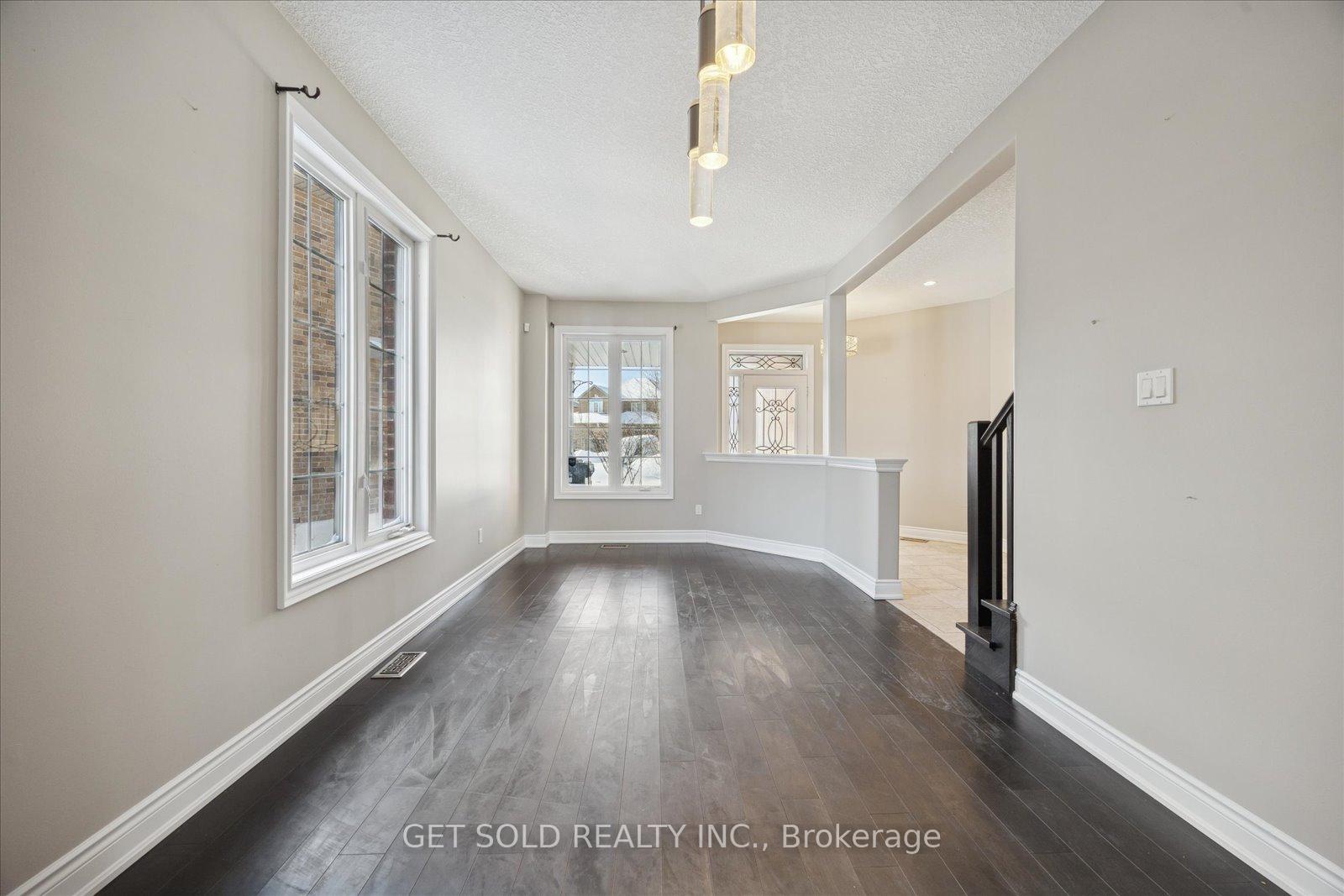 Photo 6 of 35 Marta Crescent, Barrie, Ardagh — HOMEH