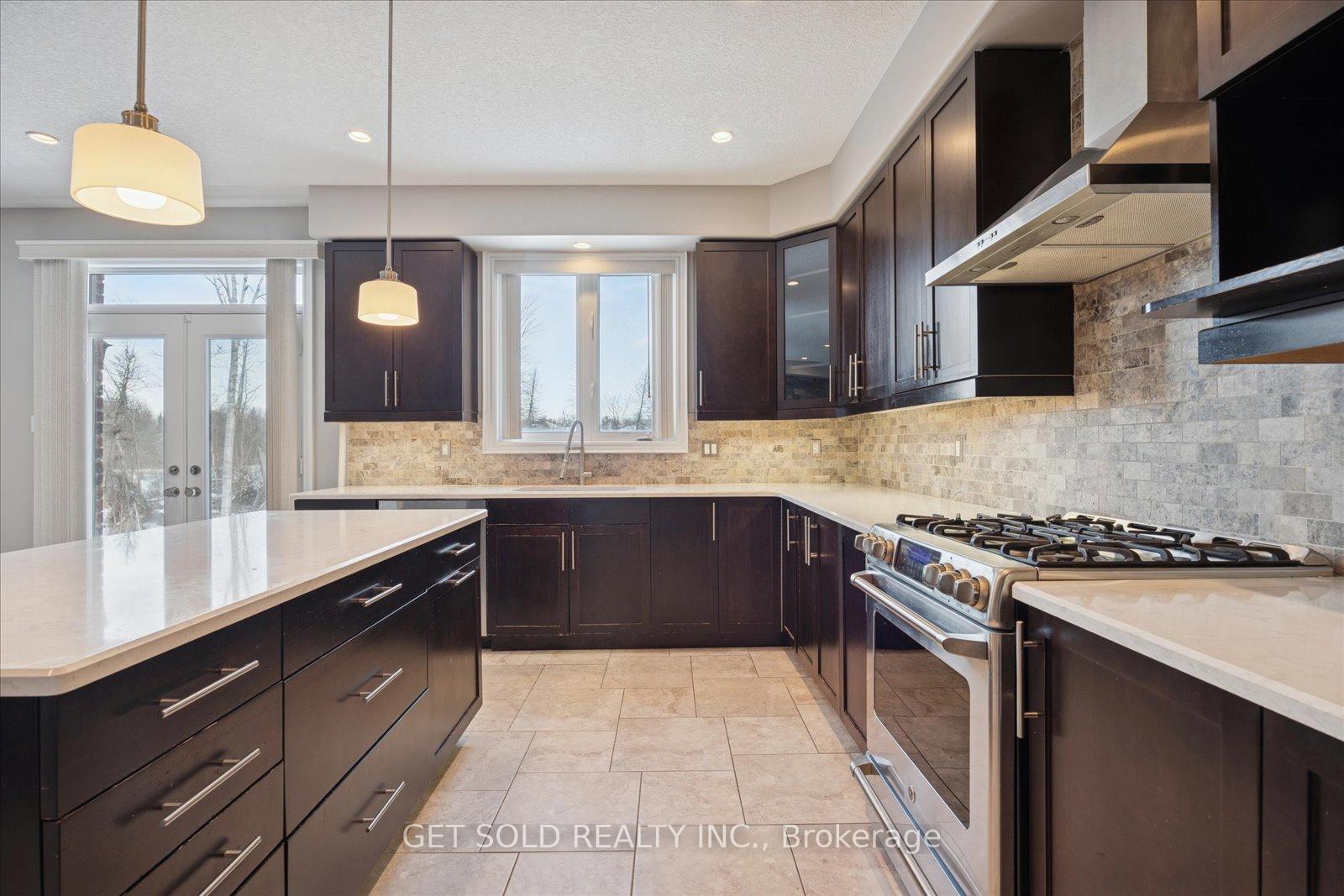 Photo 14 of 35 Marta Crescent, Barrie, Ardagh — HOMEH