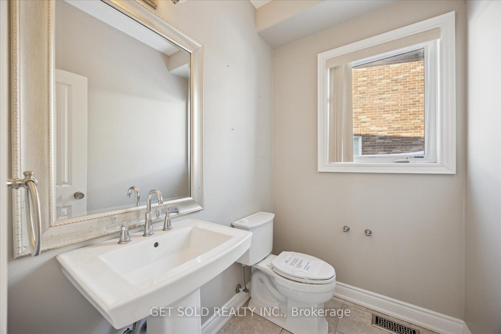 Photo 18 of 35 Marta Crescent, Barrie, Ardagh — HOMEH