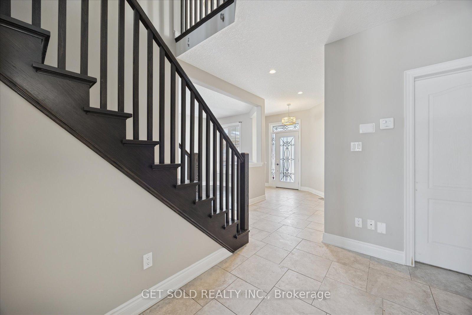 Photo 20 of 35 Marta Crescent, Barrie, Ardagh — HOMEH