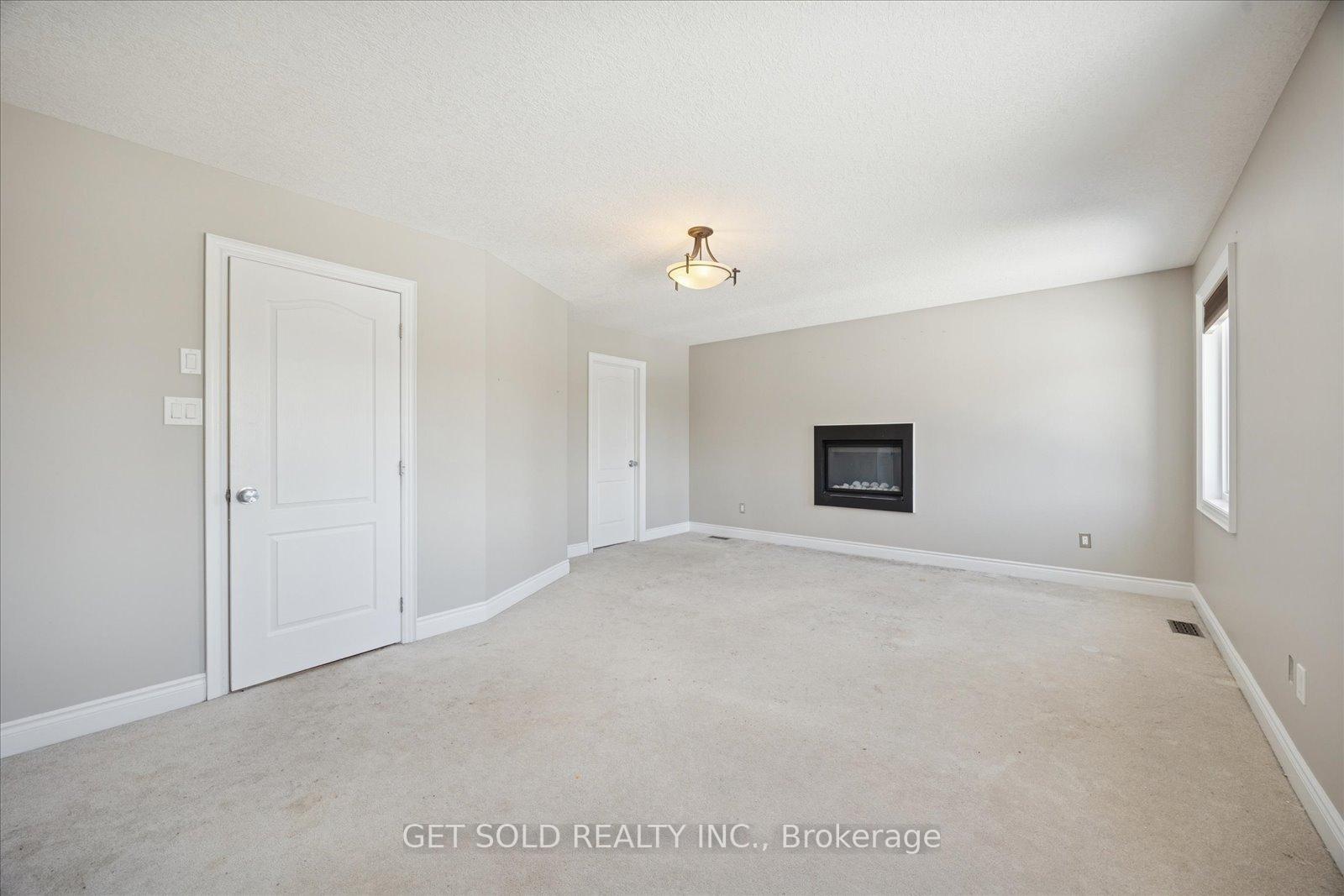 Photo 24 of 35 Marta Crescent, Barrie, Ardagh — HOMEH