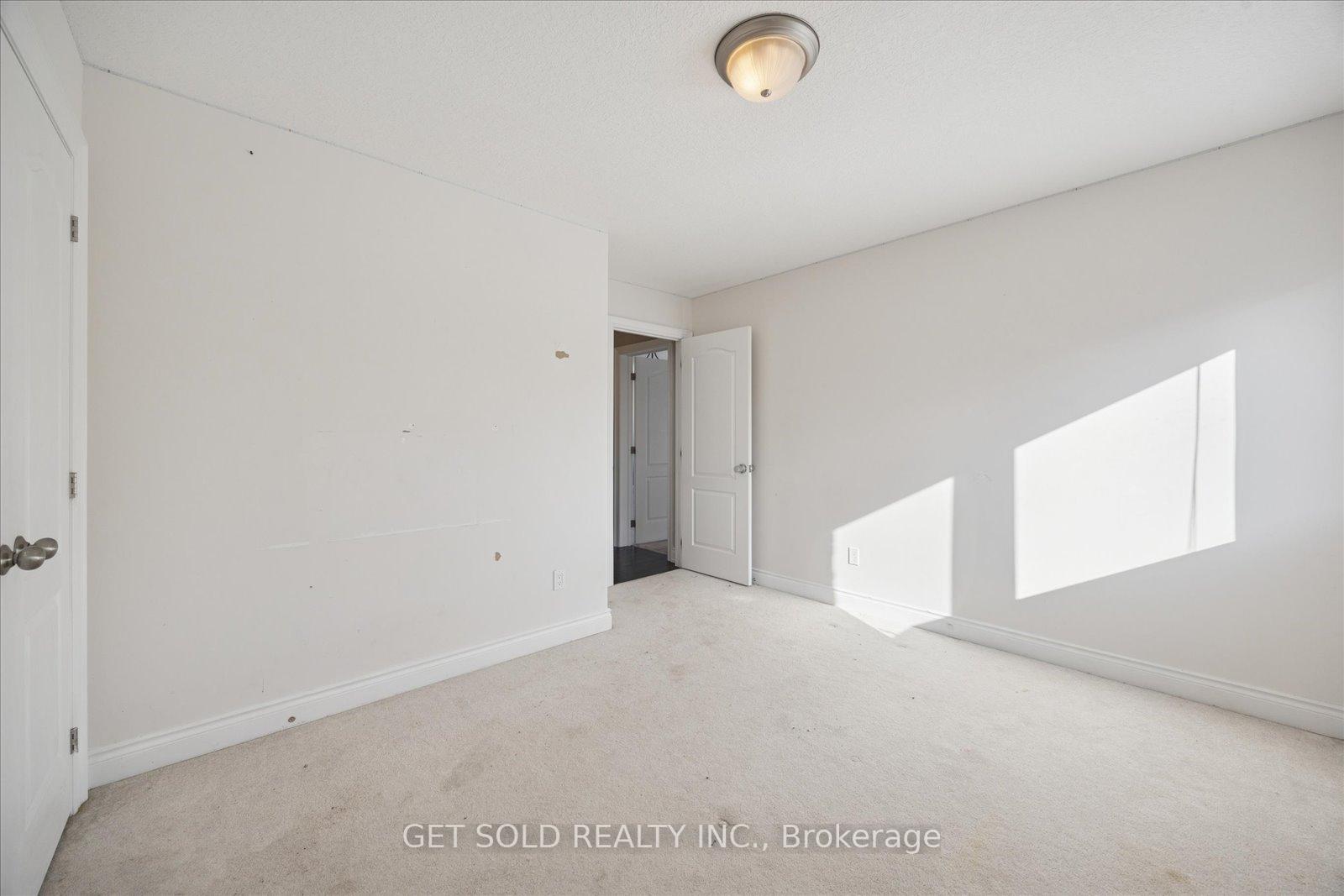 Photo 28 of 35 Marta Crescent, Barrie, Ardagh — HOMEH