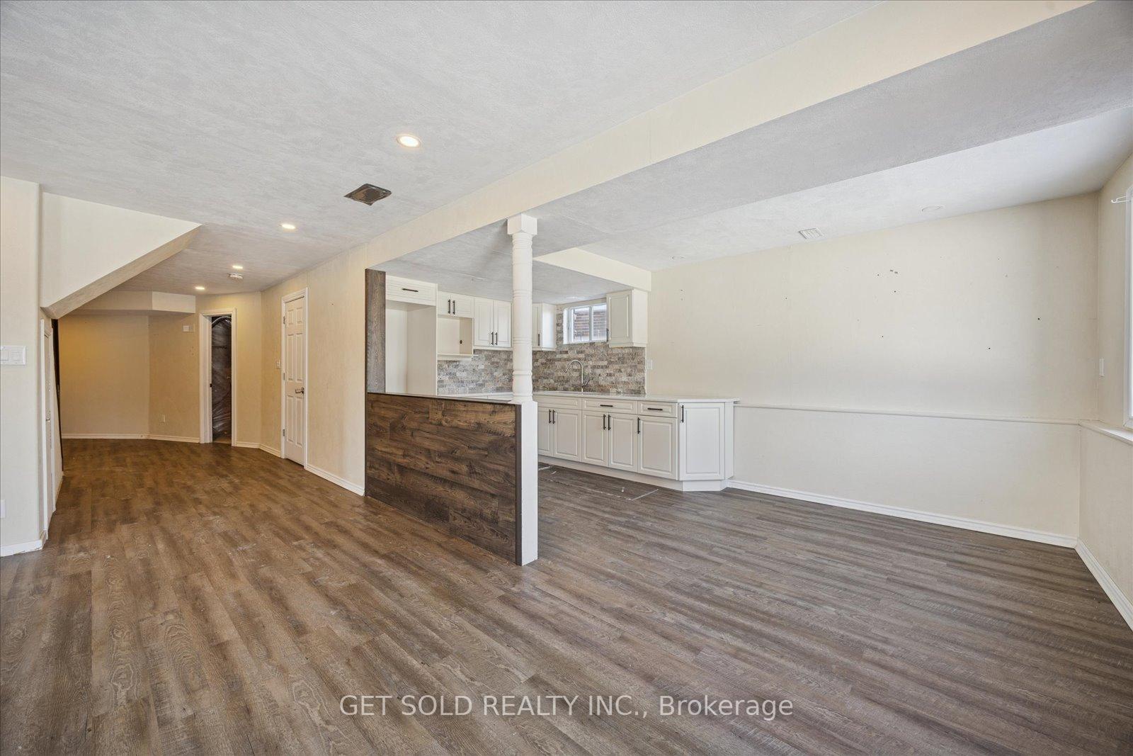 Photo 37 of 35 Marta Crescent, Barrie, Ardagh — HOMEH