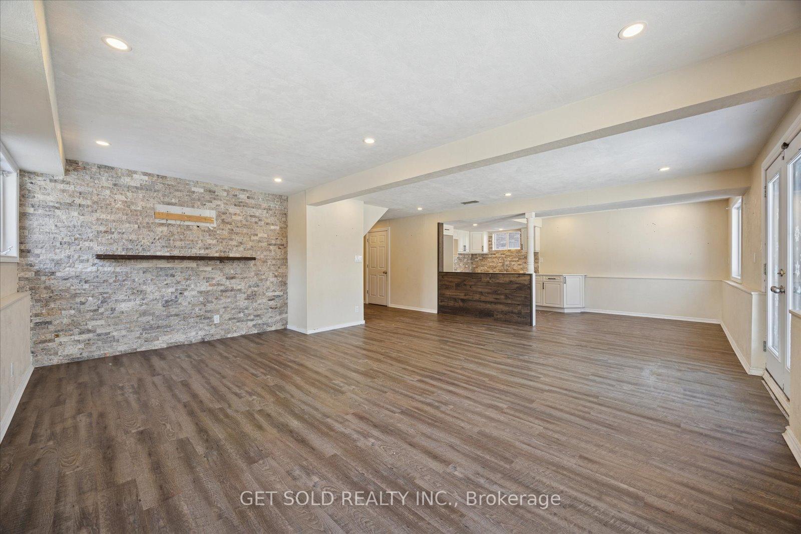 Photo 39 of 35 Marta Crescent, Barrie, Ardagh — HOMEH