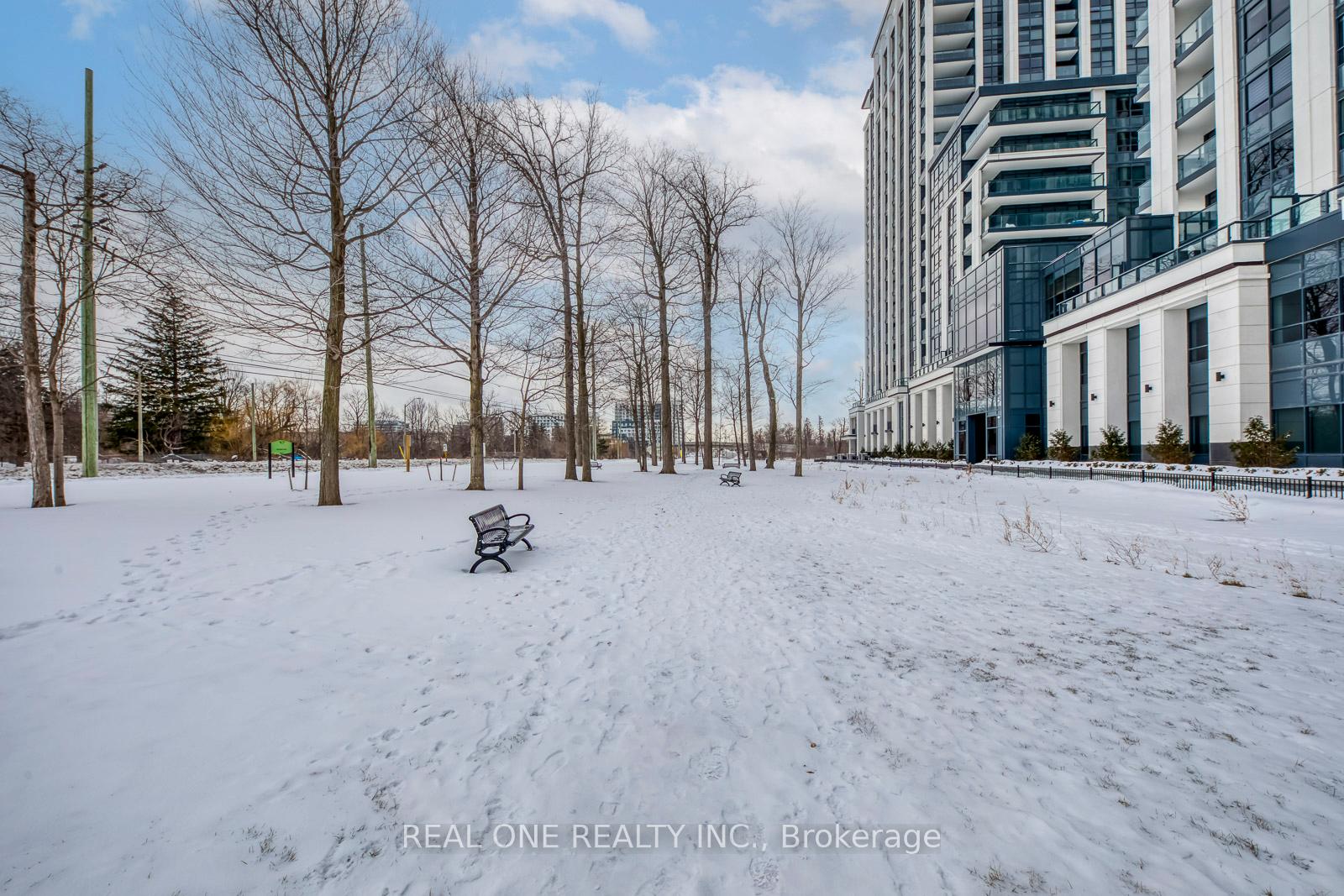 Photo 3 of Unit 921N, 9 Clegg Road, Markham, Unionville — HOMEH