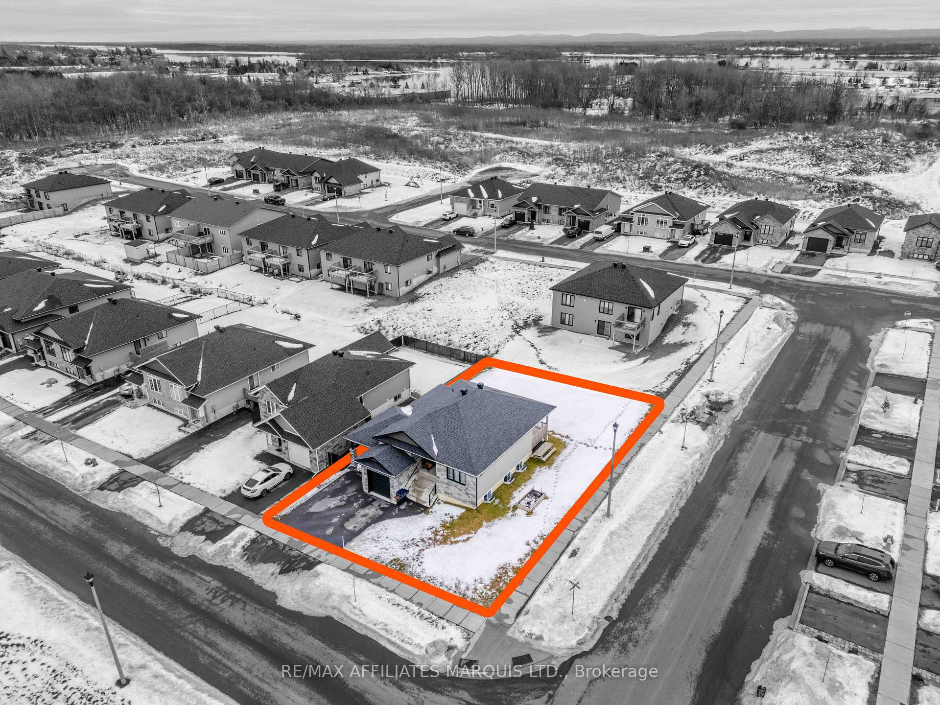 Photo 7 of 2459 Watson Crescent, Cornwall — HOMEH