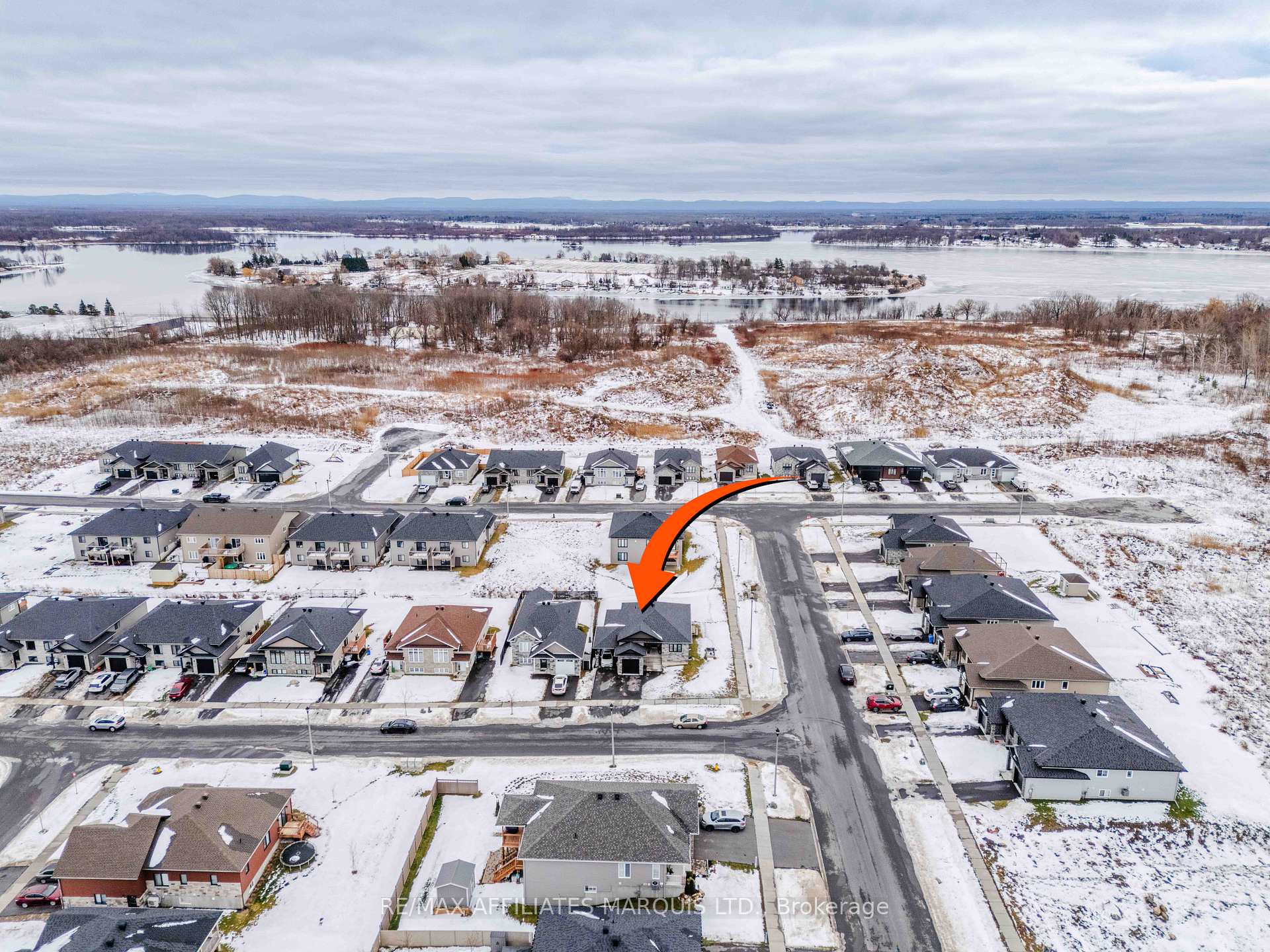 Photo 9 of 2459 Watson Crescent, Cornwall — HOMEH