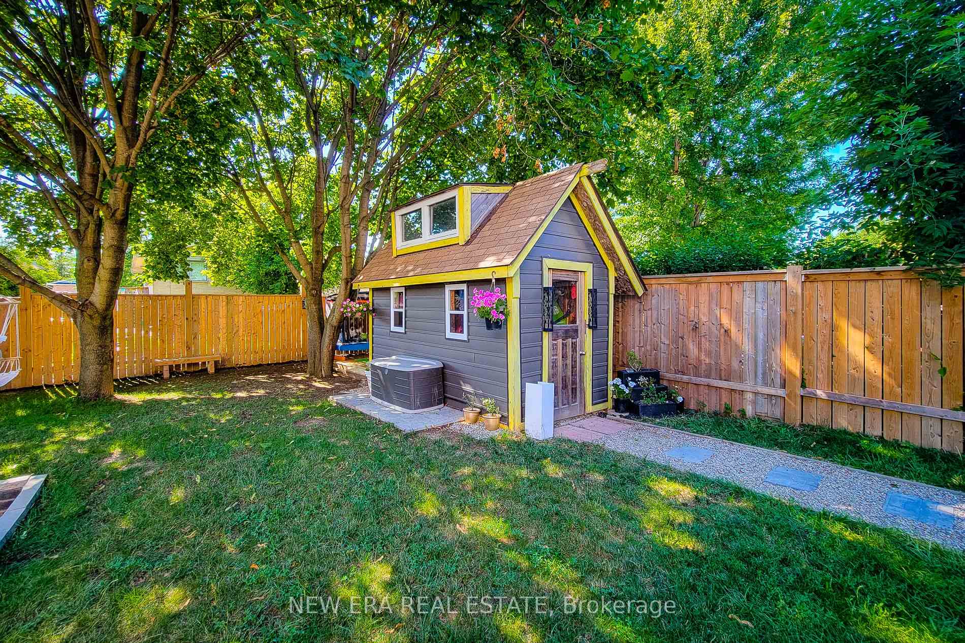 Photo 10 of 4532 Garden Gate Terrace, Lincoln, Beamsville — HOMEH