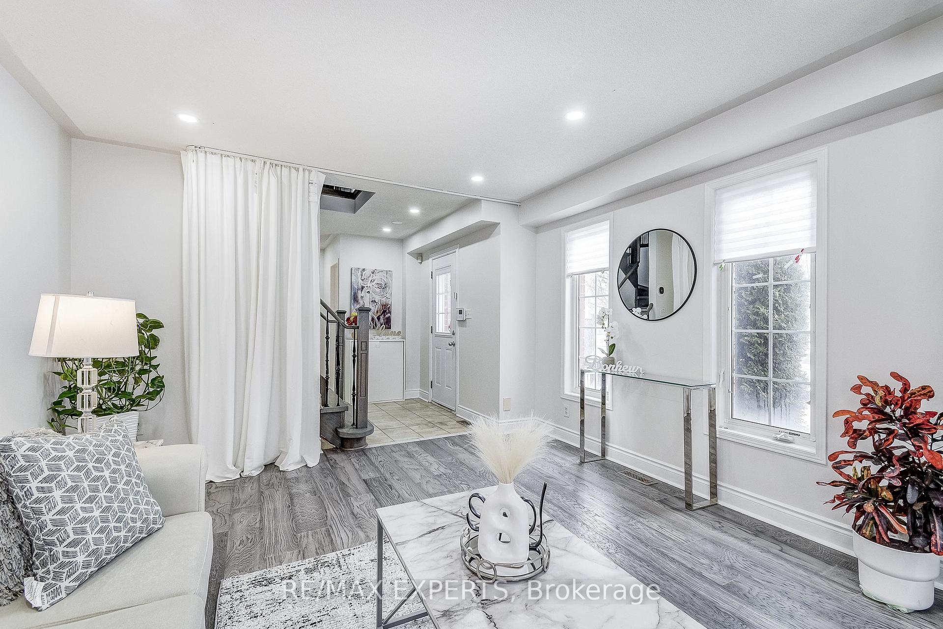 Photo 4 of 127 Worthington Avenue, Brampton, Fletcher's Meadow — HOMEH