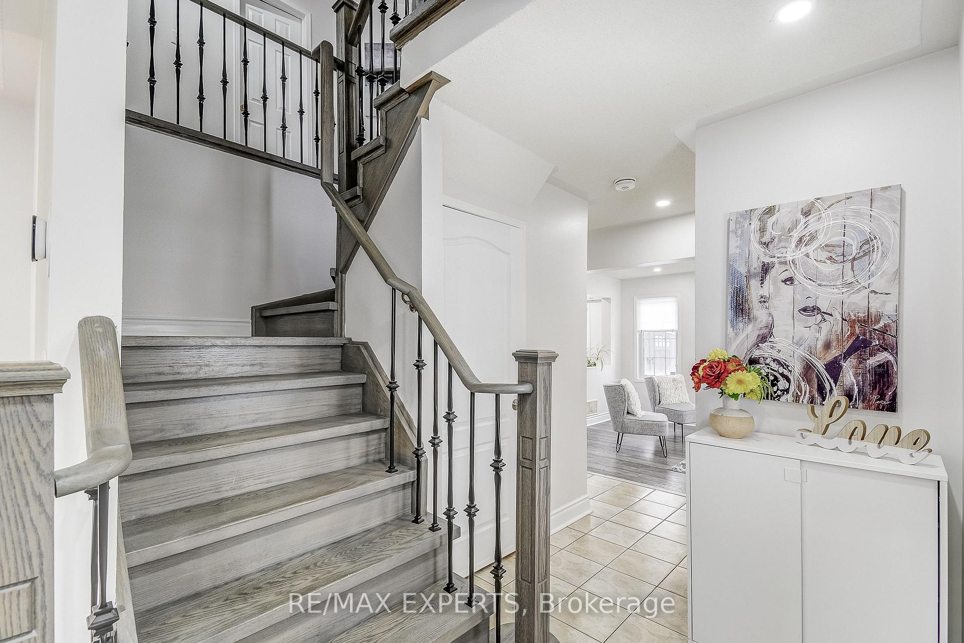 Photo 5 of 127 Worthington Avenue, Brampton, Fletcher's Meadow — HOMEH