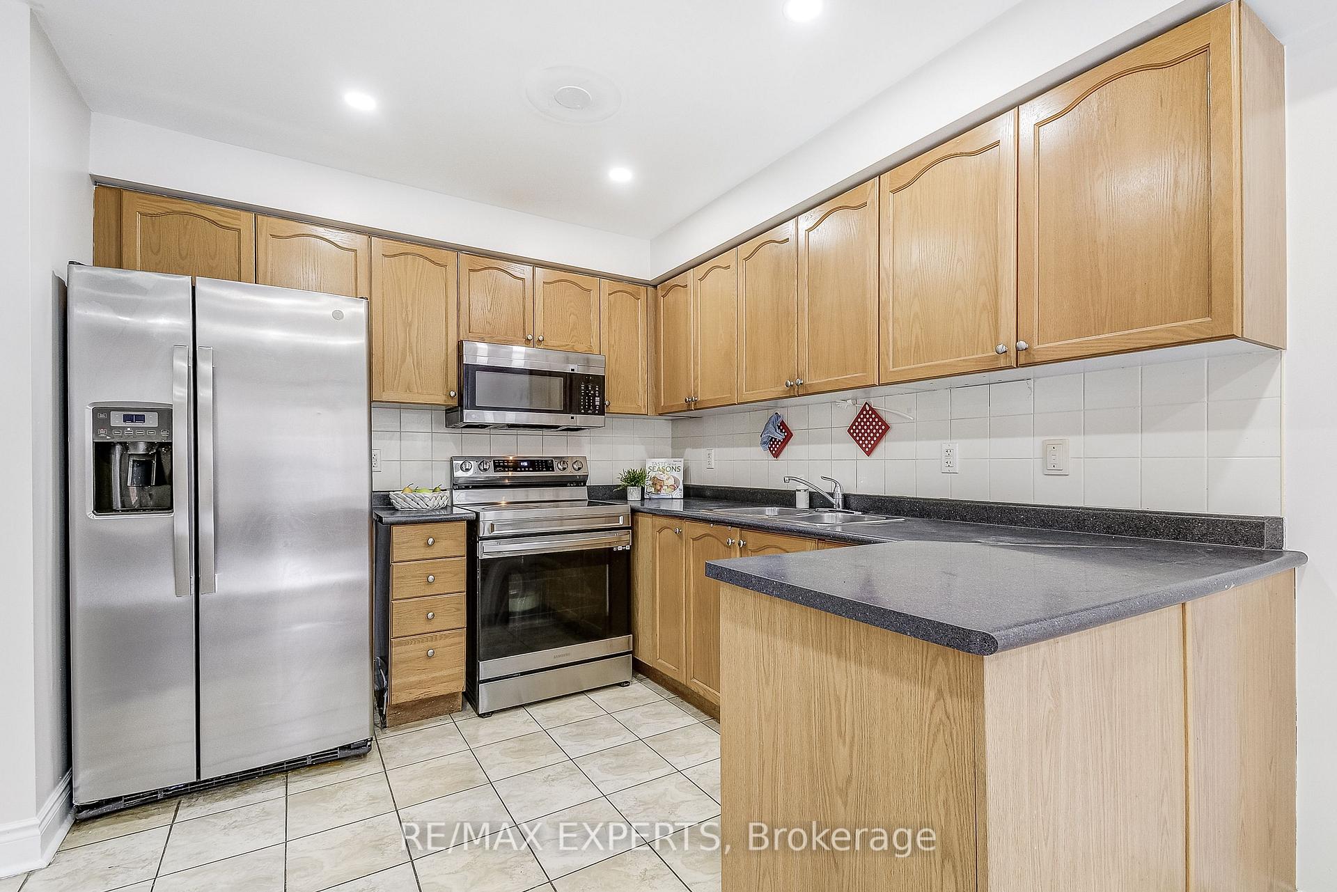 Photo 11 of 127 Worthington Avenue, Brampton, Fletcher's Meadow — HOMEH