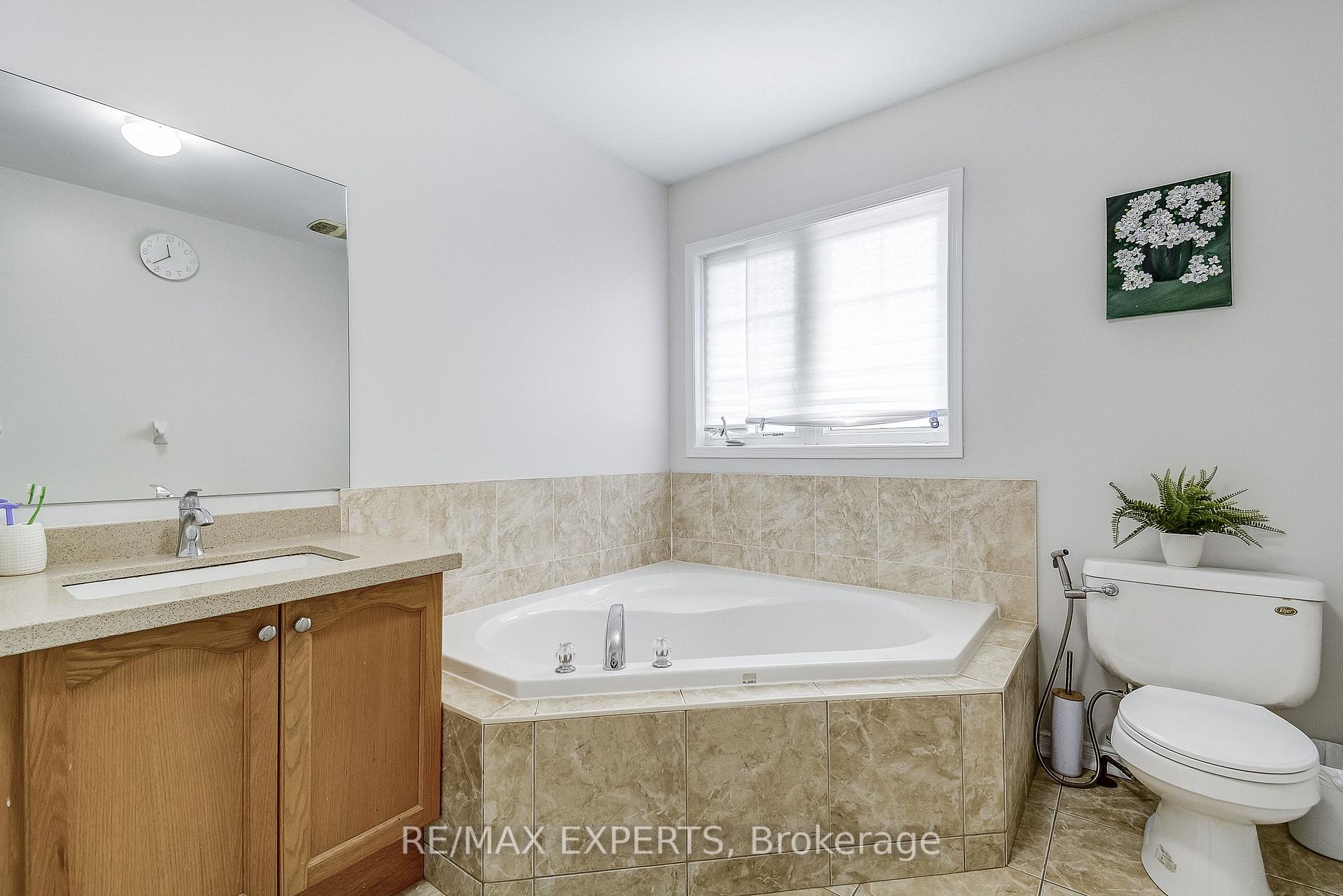 Photo 18 of 127 Worthington Avenue, Brampton, Fletcher's Meadow — HOMEH