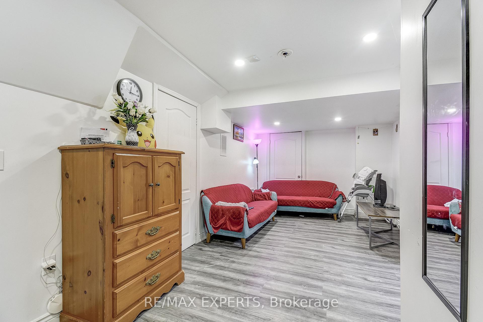 Photo 19 of 127 Worthington Avenue, Brampton, Fletcher's Meadow — HOMEH