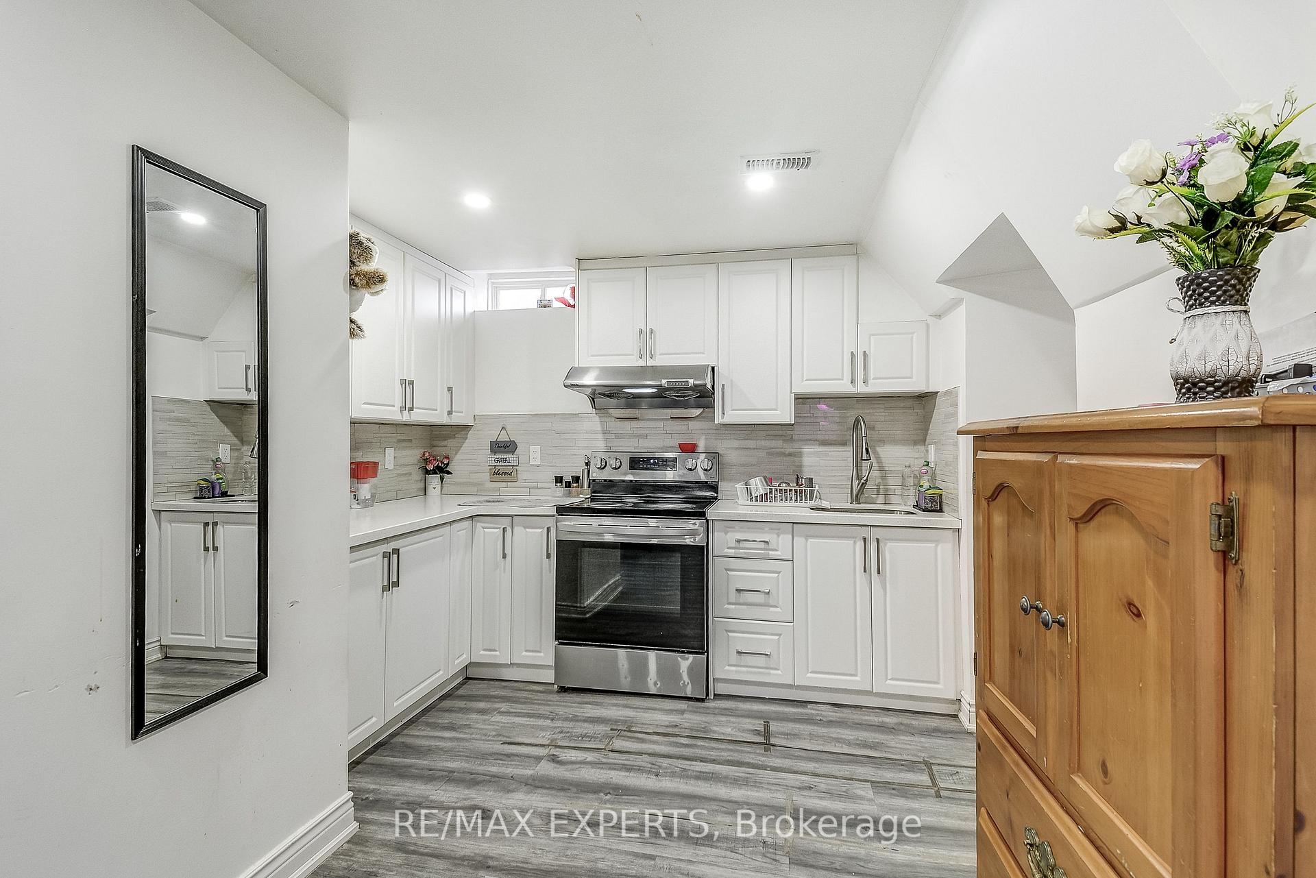 Photo 20 of 127 Worthington Avenue, Brampton, Fletcher's Meadow — HOMEH