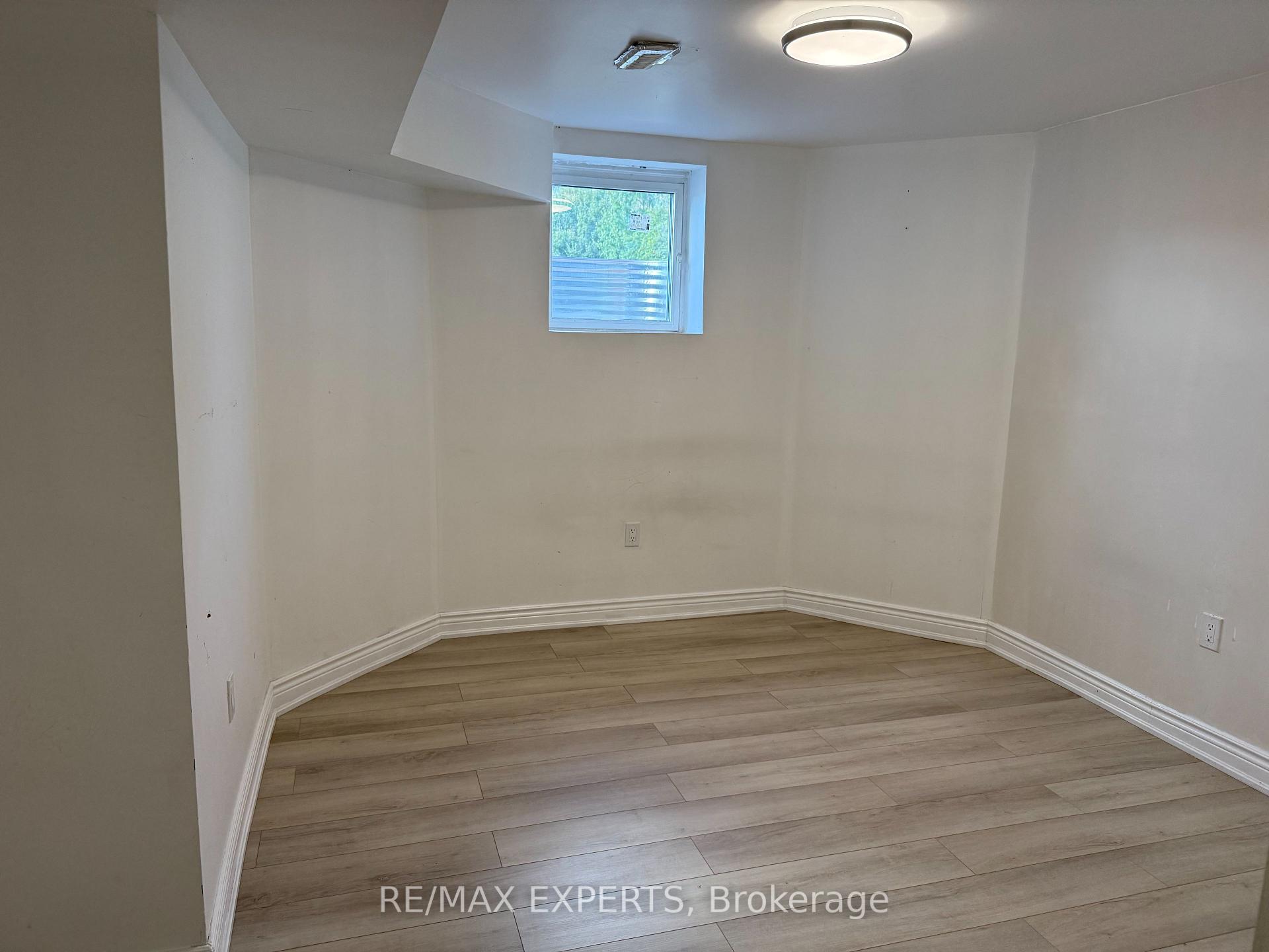 Photo 22 of 127 Worthington Avenue, Brampton, Fletcher's Meadow — HOMEH