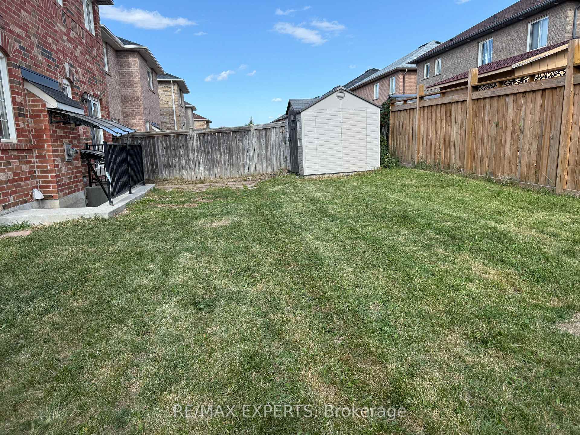 Photo 23 of 127 Worthington Avenue, Brampton, Fletcher's Meadow — HOMEH