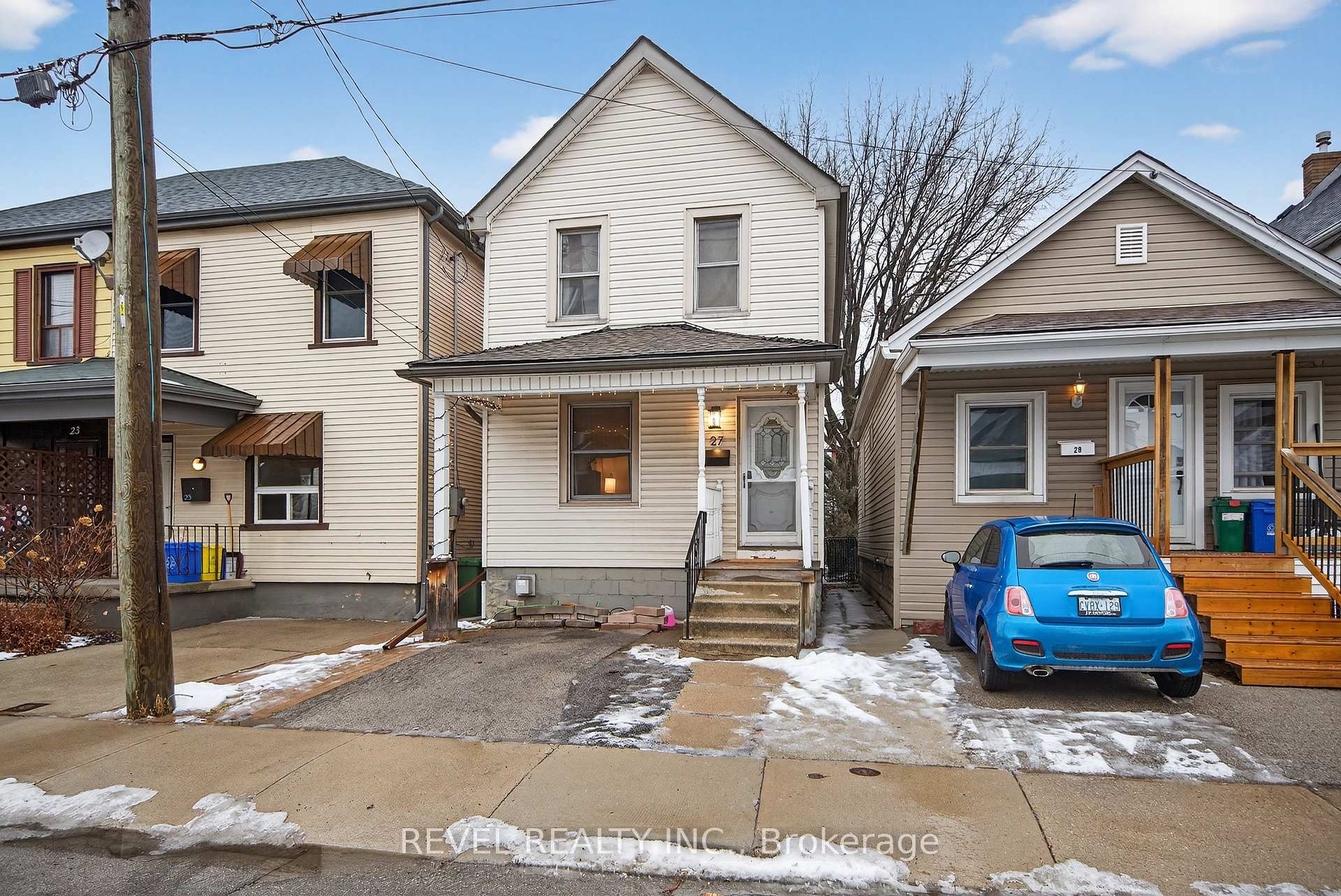 Front of 27 Mayflower Avenue