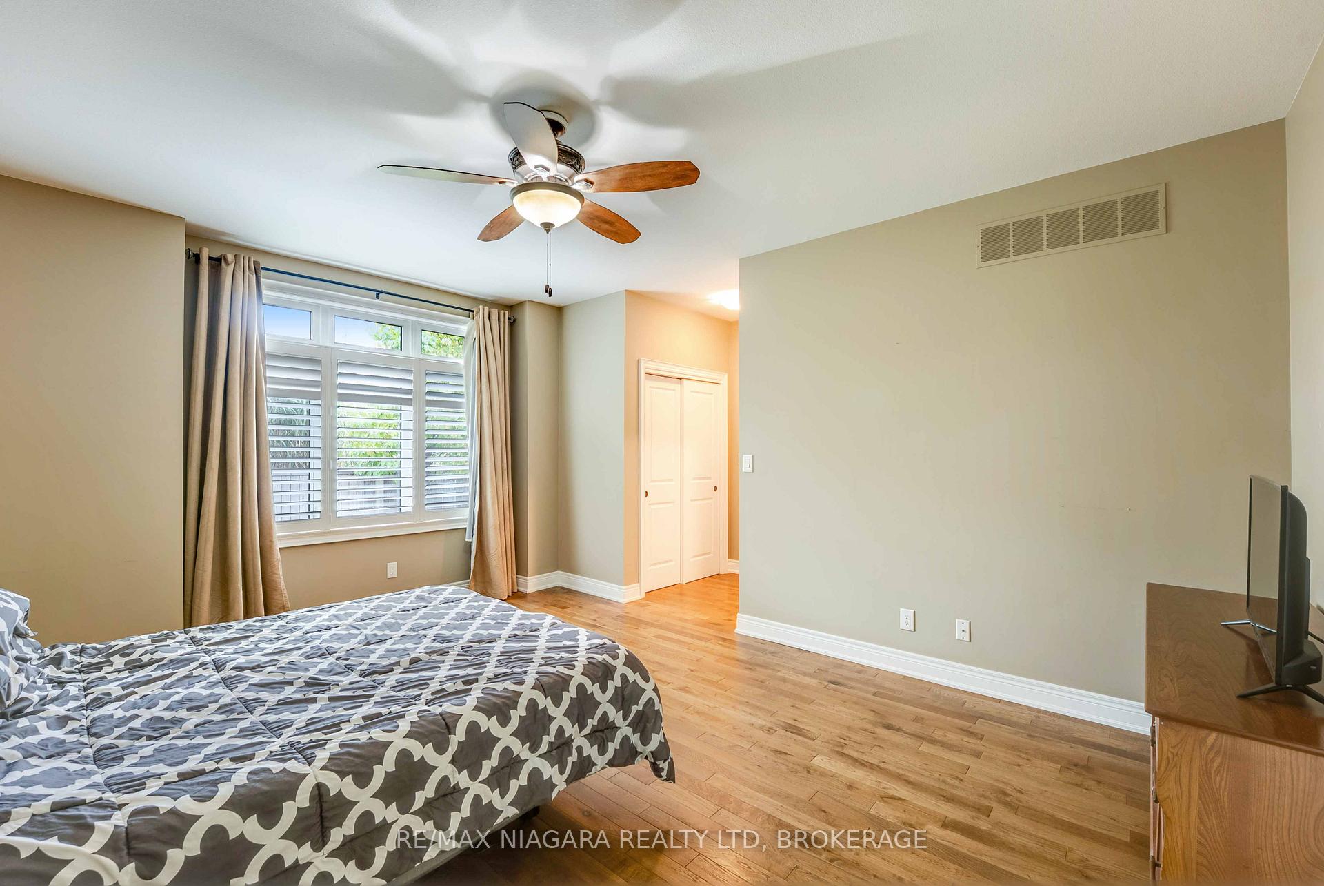 Photo 15 of 24 Emerald Common, St. Catharines, Lakeshore — HOMEH