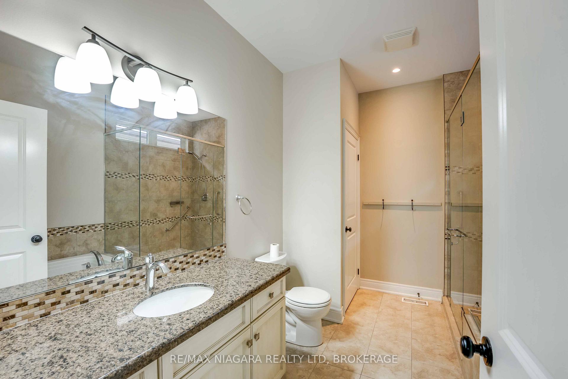 Photo 16 of 24 Emerald Common, St. Catharines, Lakeshore — HOMEH